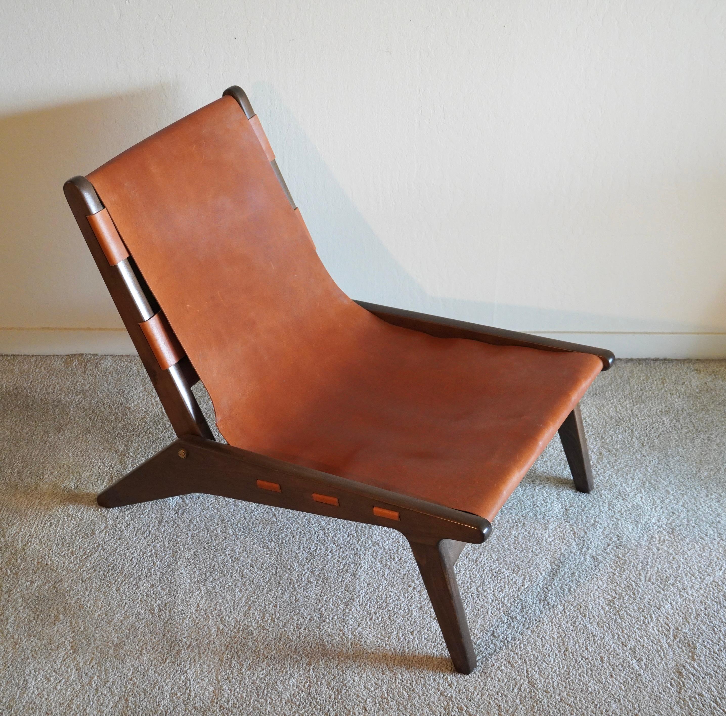 Giapponese Sedia da salotto giapponese Foldes degli anni '60 in pelle e Wood in vendita