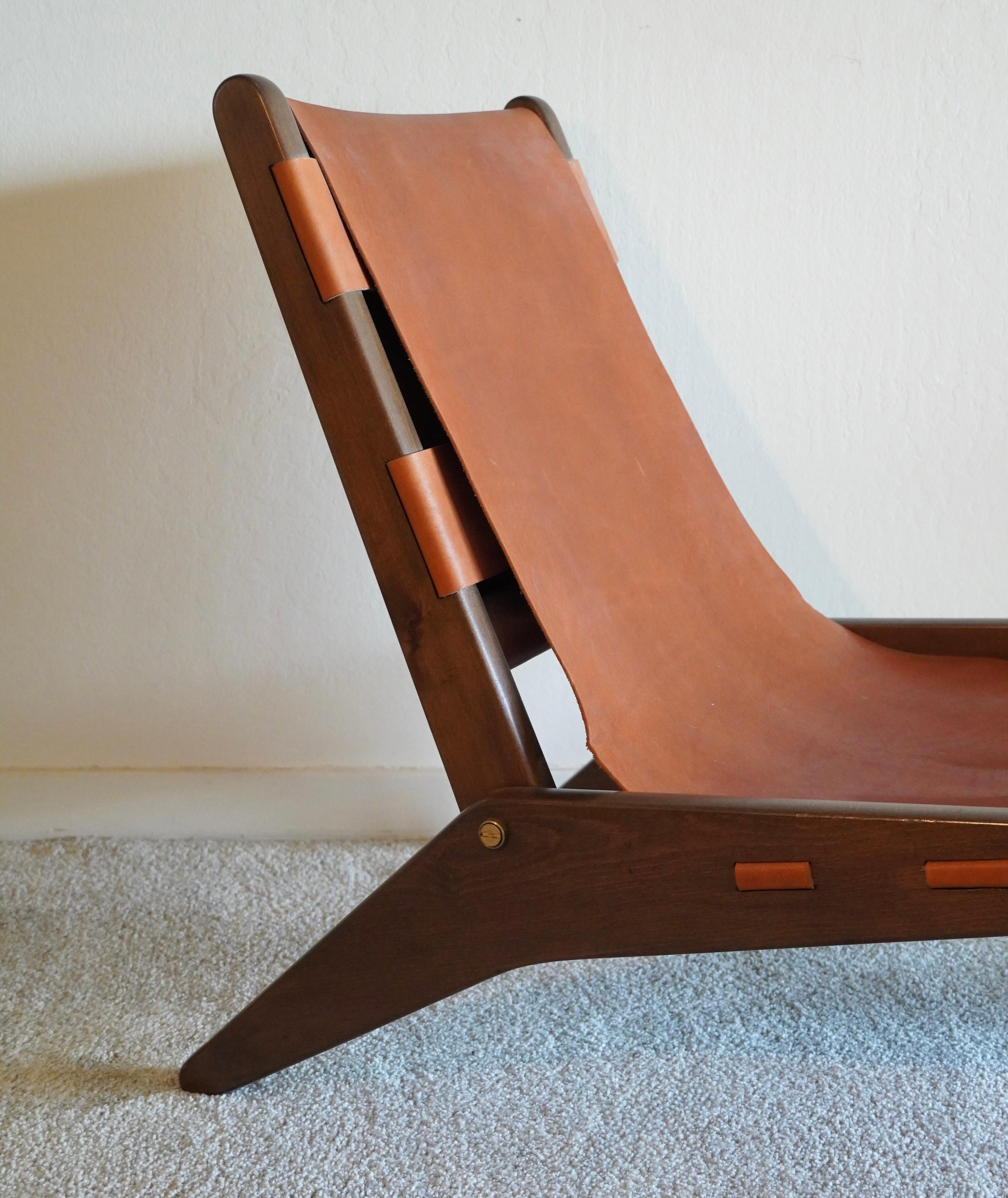 Metà XX secolo Sedia da salotto giapponese Foldes degli anni '60 in pelle e Wood in vendita