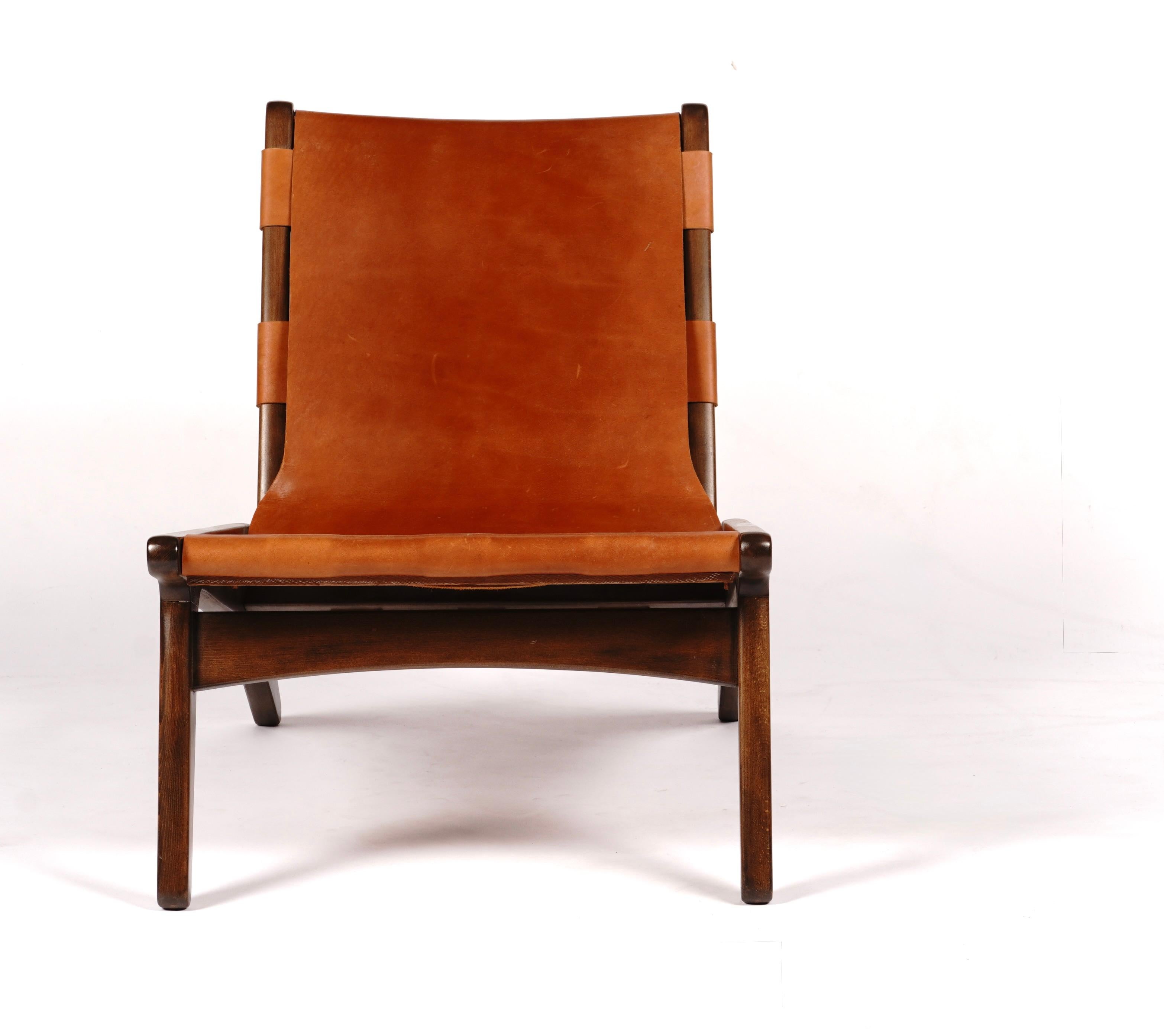 Metà XX secolo Sedia da salotto giapponese Foldes degli anni '60 in pelle e Wood