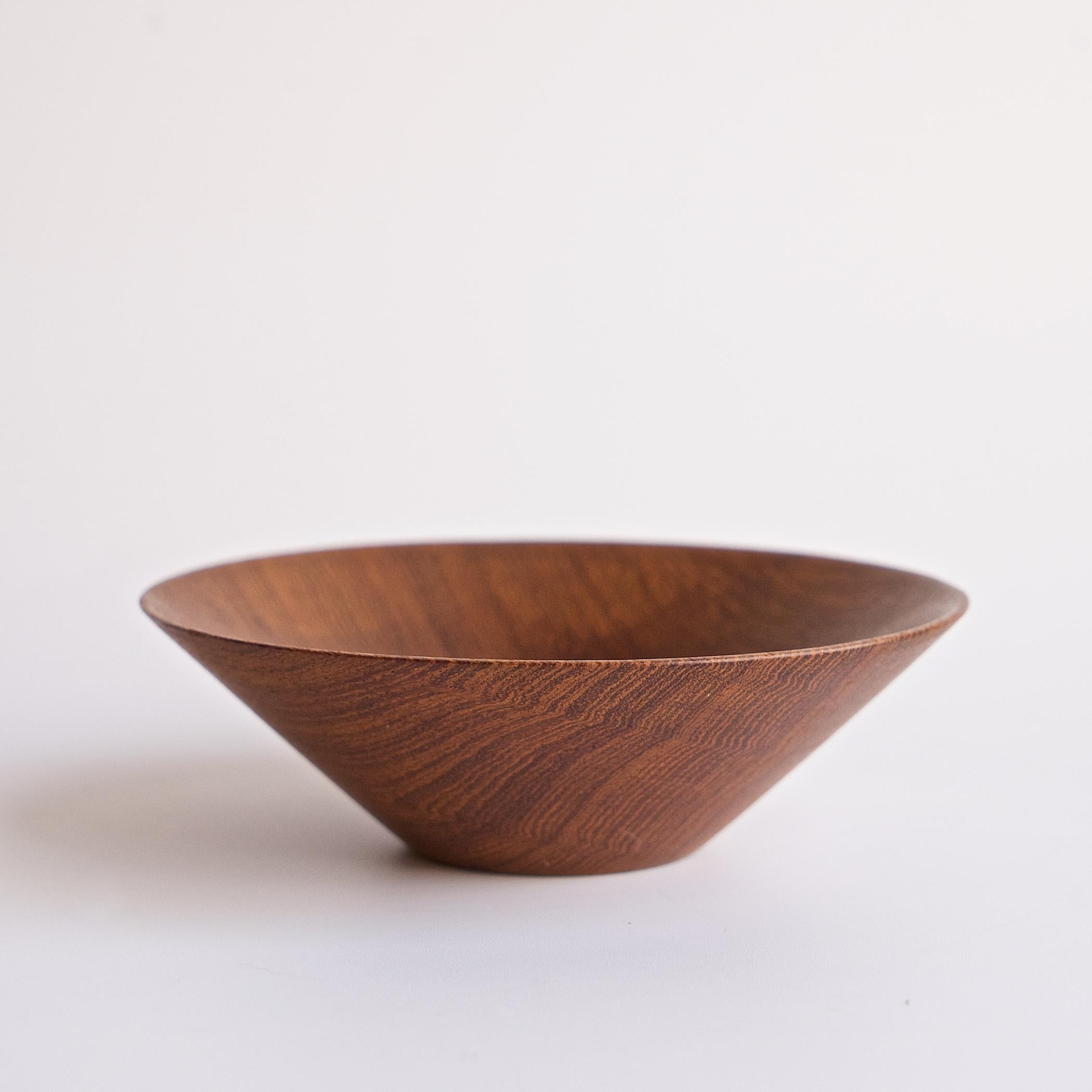 1960s Japanese Modernist Small Bowl Shigemichi Aomine National Craft Council NCC In Good Condition For Sale In Hyattsville, MD