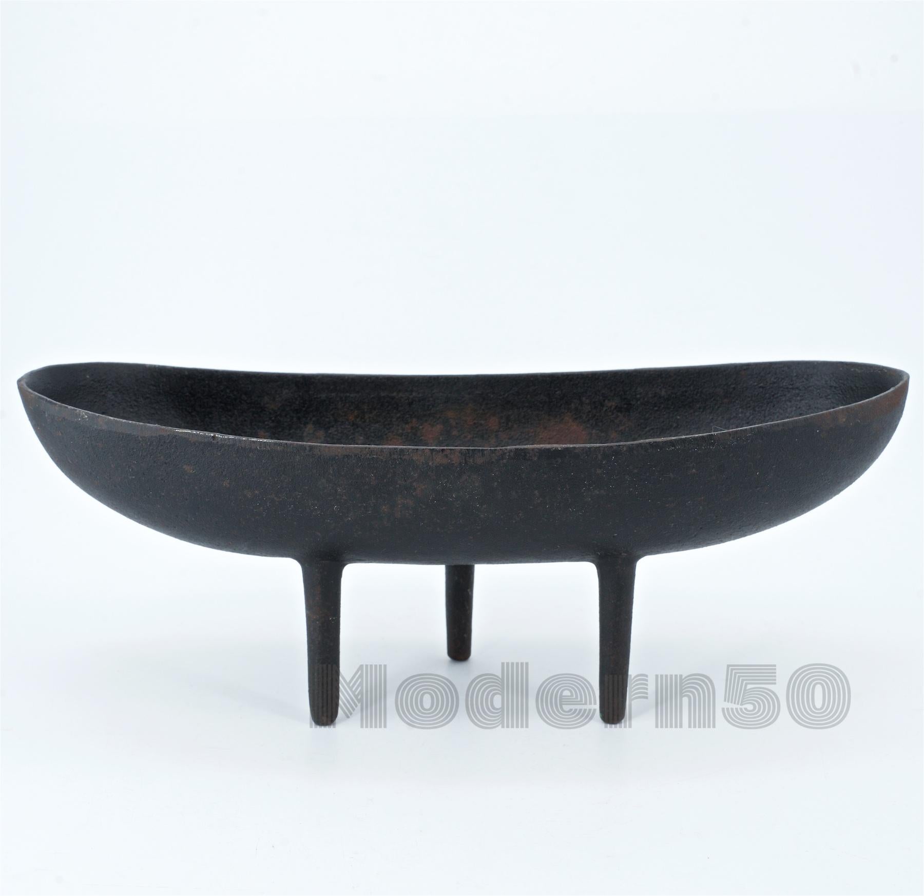 1960s Japanese Ironware Cast Ikebana Planter Vessel Dish Bonsai MCM Cabinmodern In Good Condition In Hyattsville, MD