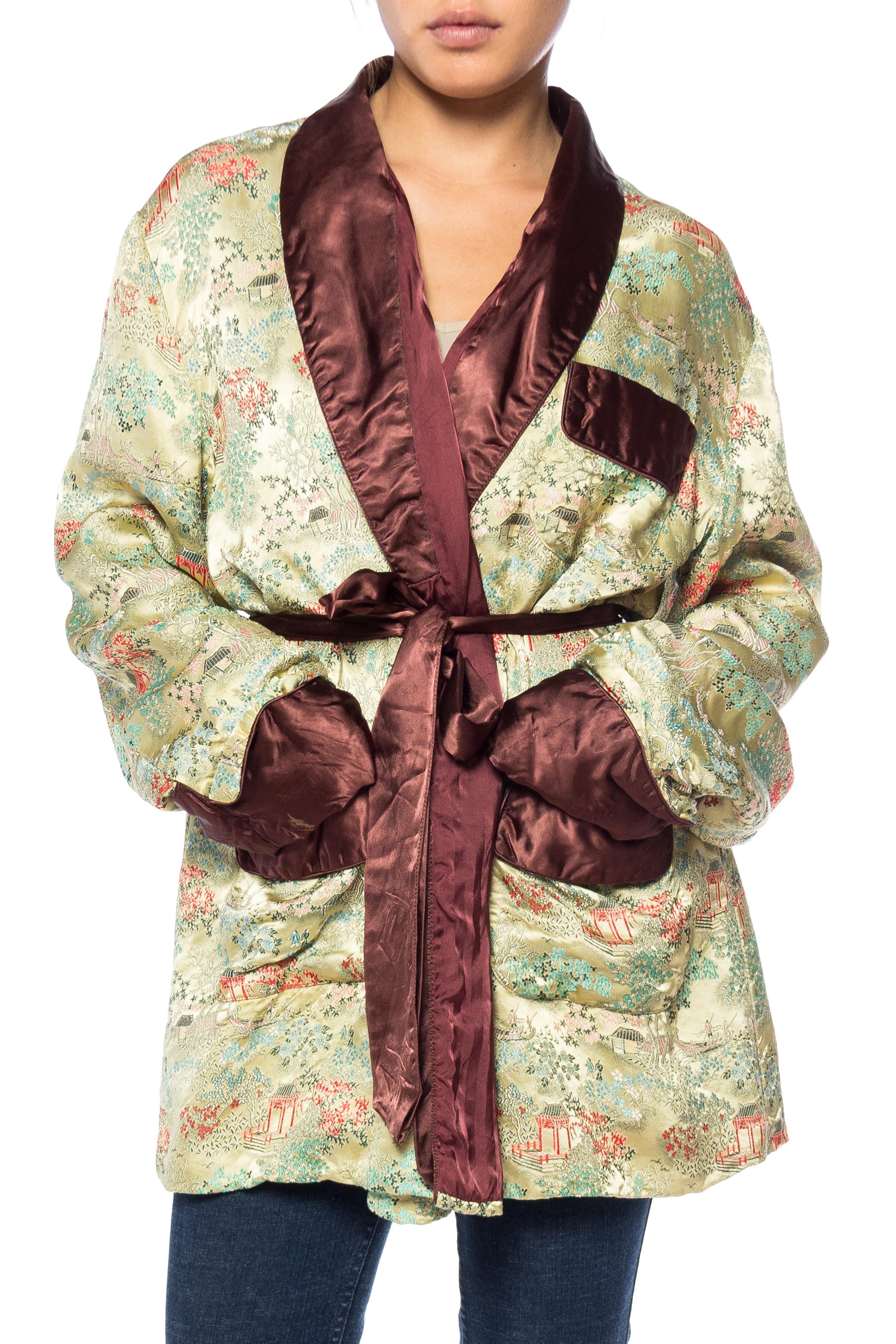 Tagged a European size 48 1960S Rayon Jacquard Asian Landscape Patterned Men's Smoking Robe