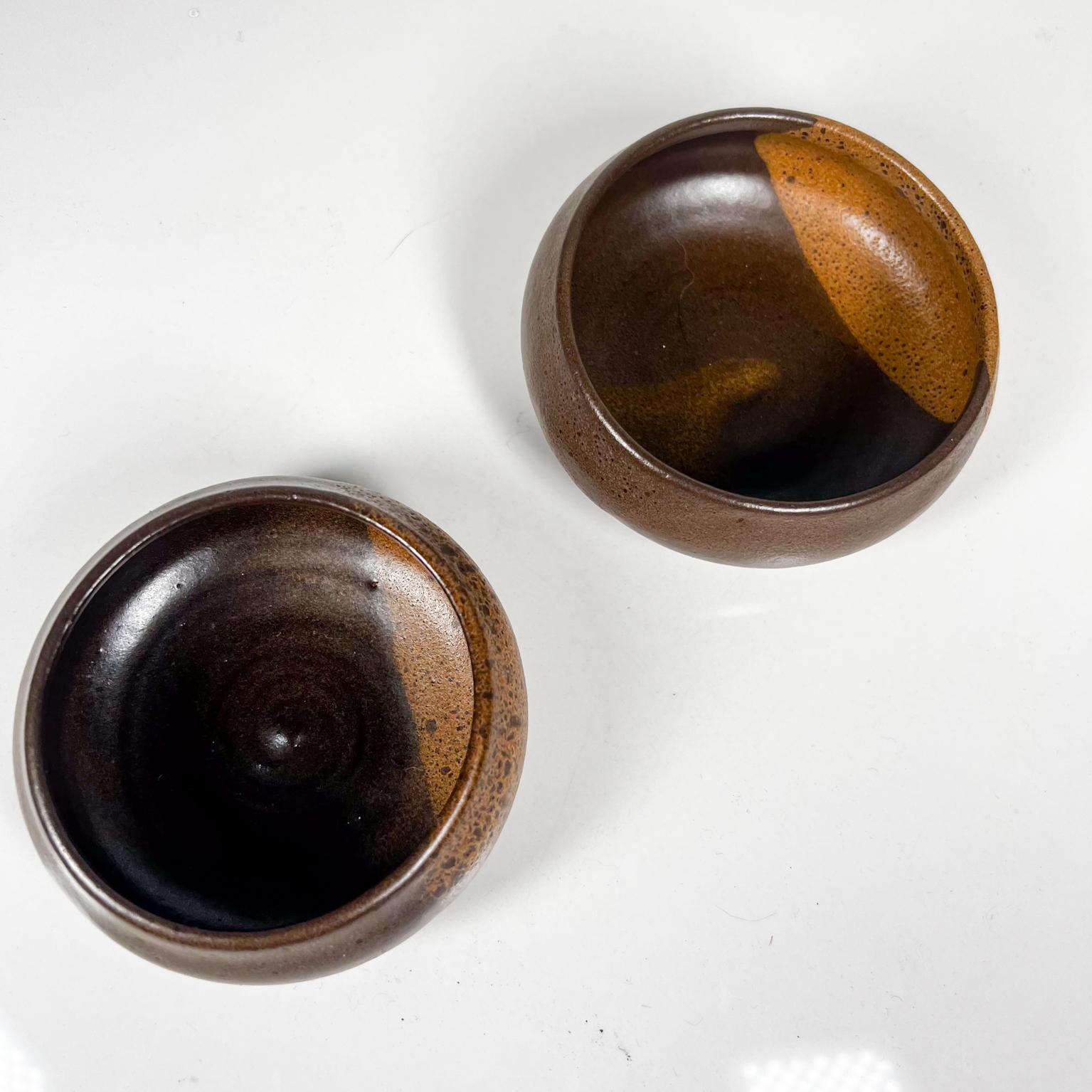 1960s Jean Balmer Studio Art Pottery Modern Two-tone Speckled Bowls 4