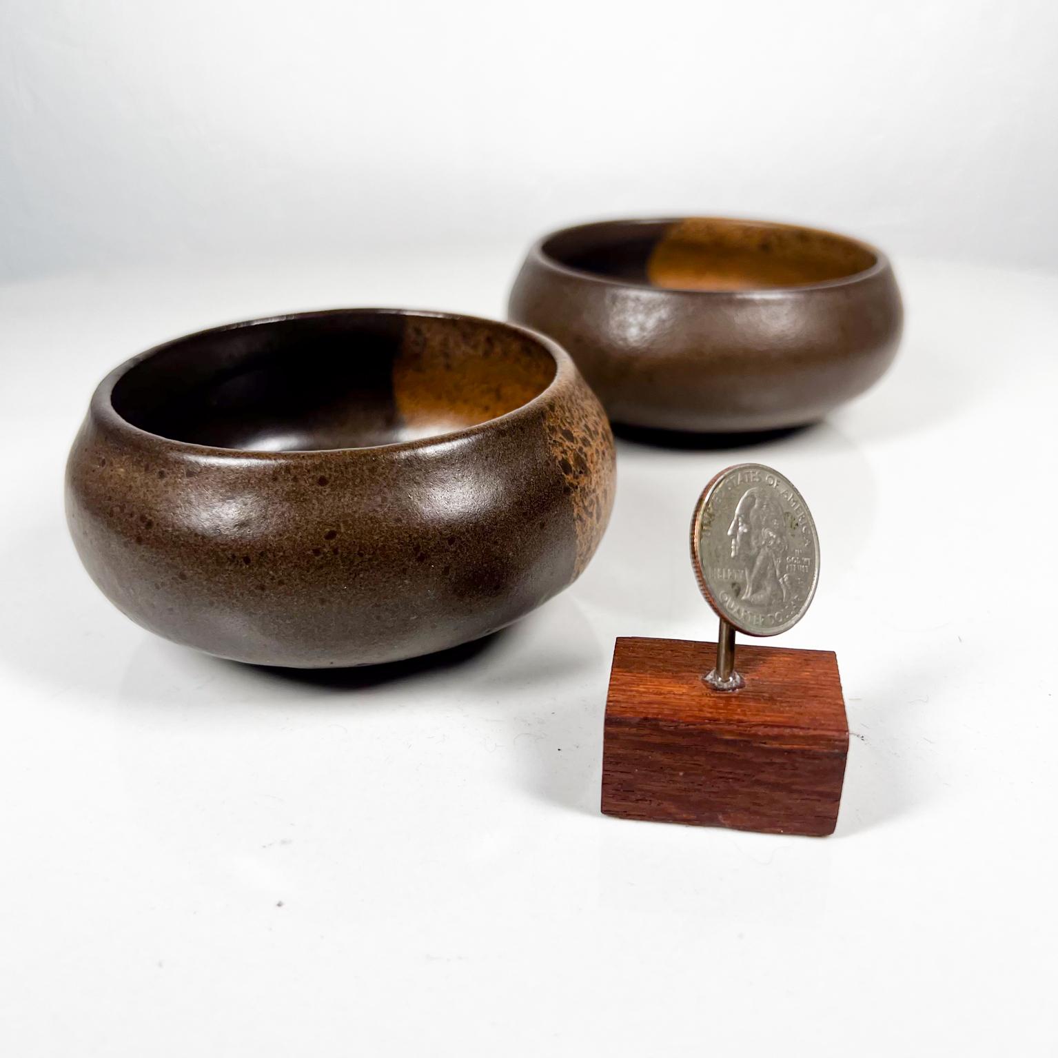 American 1960s Jean Balmer Studio Art Pottery Modern Two-tone Speckled Bowls