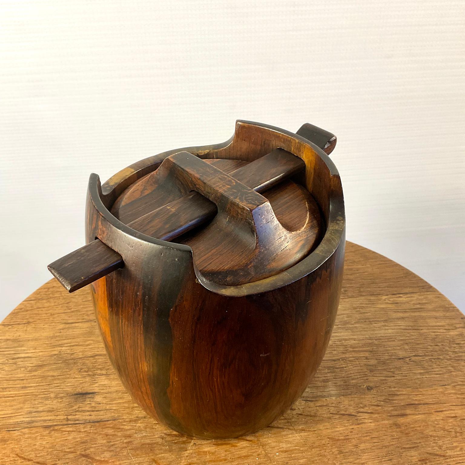 Mid-Century Modern Jarre à tabac Jean Gillon pour Italma Wood Art Brésil, années 1960 en vente