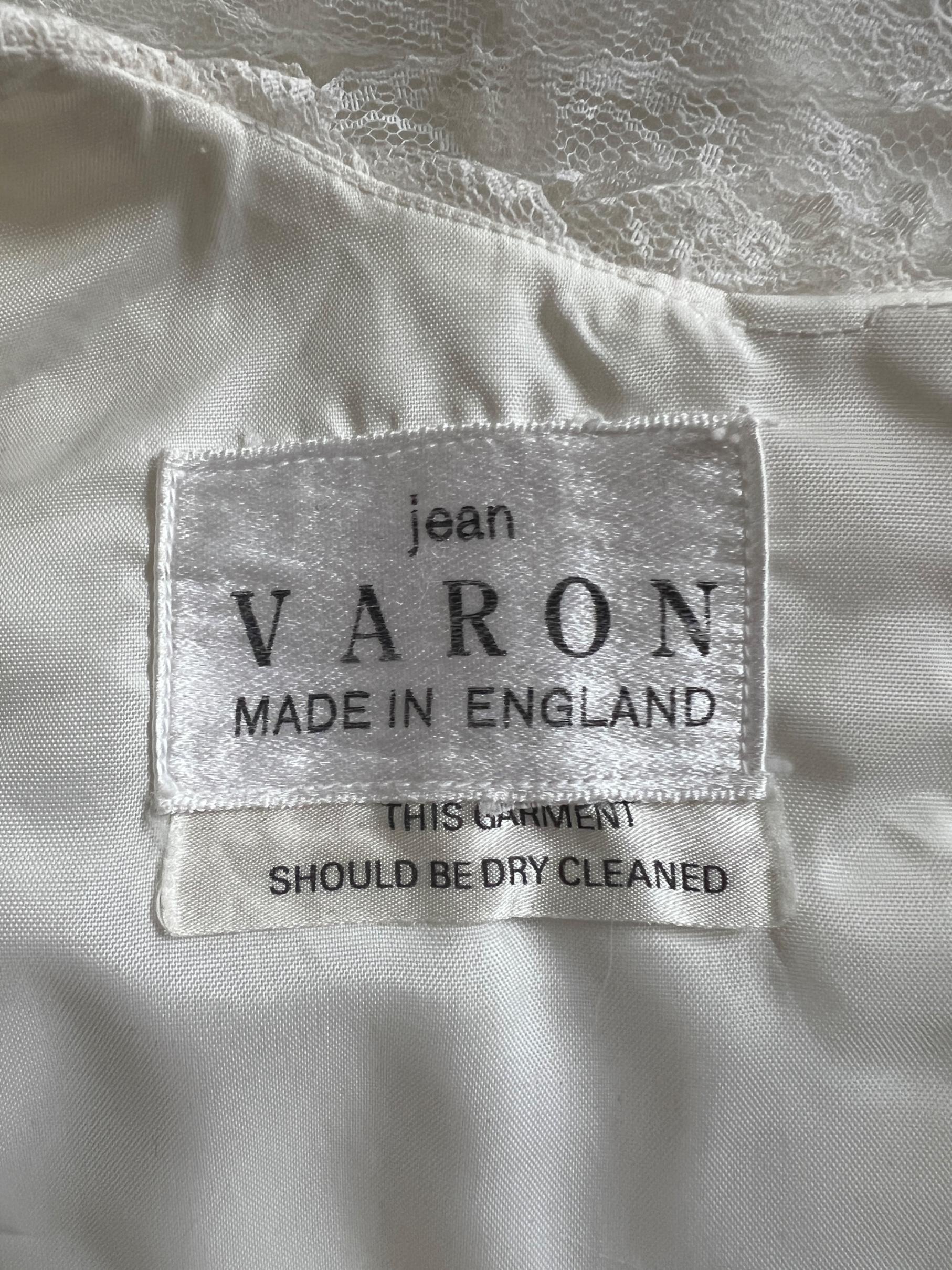 1960er Jean Varon Weißes ärmelloses Kleid mit Rüschen und Spitze Damen im Angebot