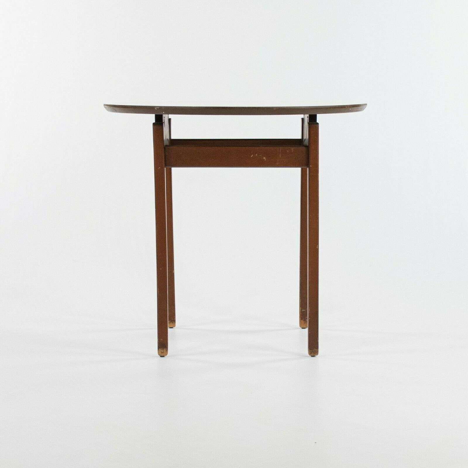 1960s Jens Risom Design Inc Walnut & Laminate End / Side Table For Sale 3