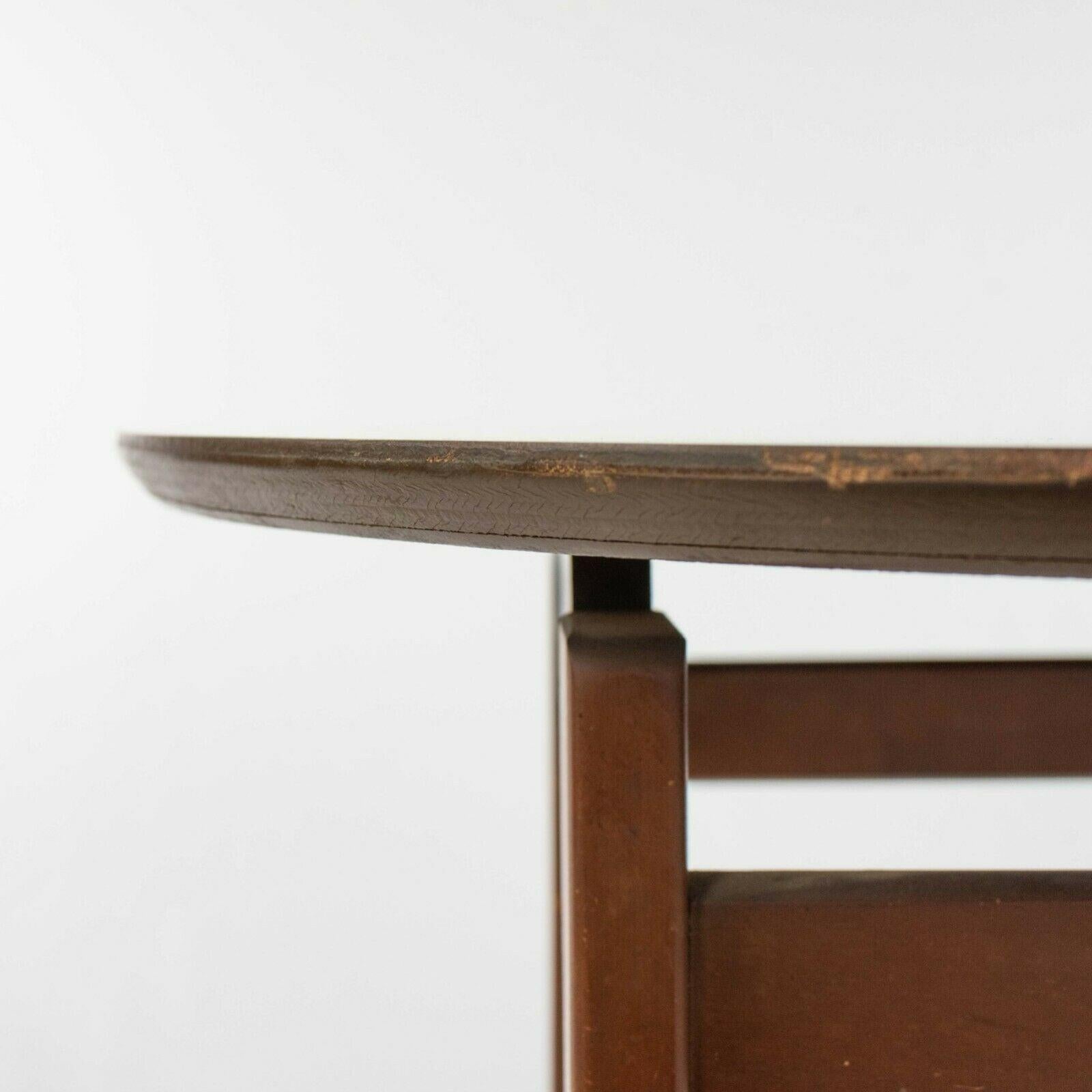 1960s Jens Risom Design Inc Walnut & Laminate End / Side Table In Good Condition For Sale In Philadelphia, PA
