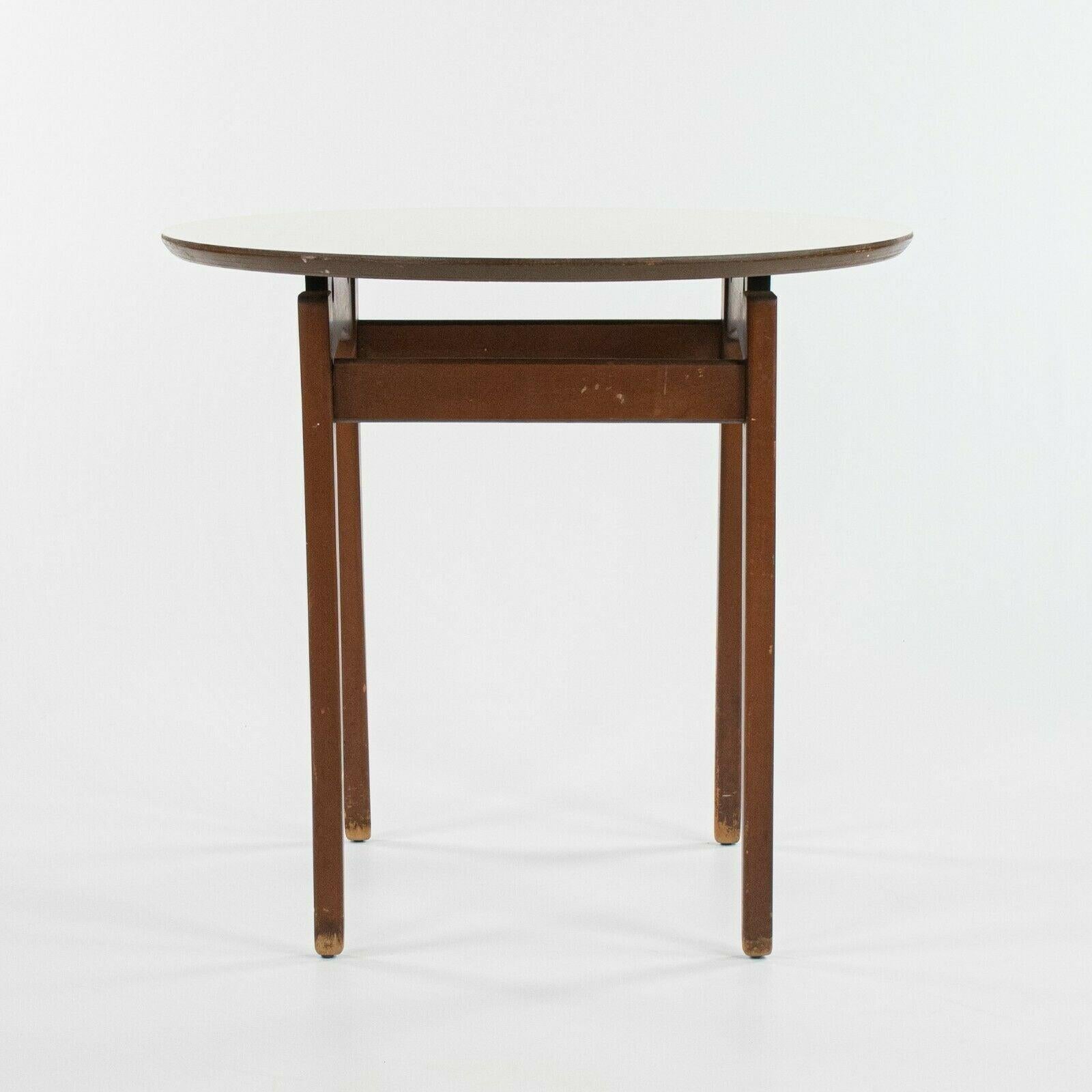 Mid-20th Century 1960s Jens Risom Design Inc Walnut & Laminate End / Side Table For Sale