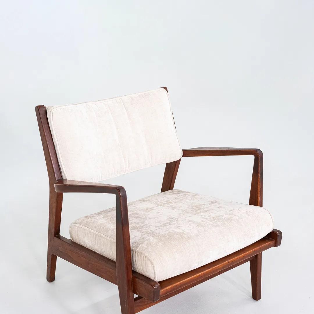 1960er Jens Risom Design U-430 Loungesessel mit Armlehnen aus Nussbaum und Stoff im Angebot 5