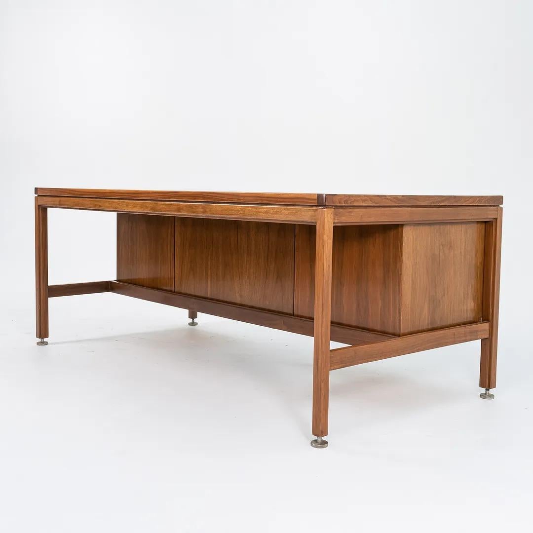 1960s Jens Risom Designs Double Pedestal Executive Desk w/ Wood Pulls in Walnut In Good Condition For Sale In Philadelphia, PA