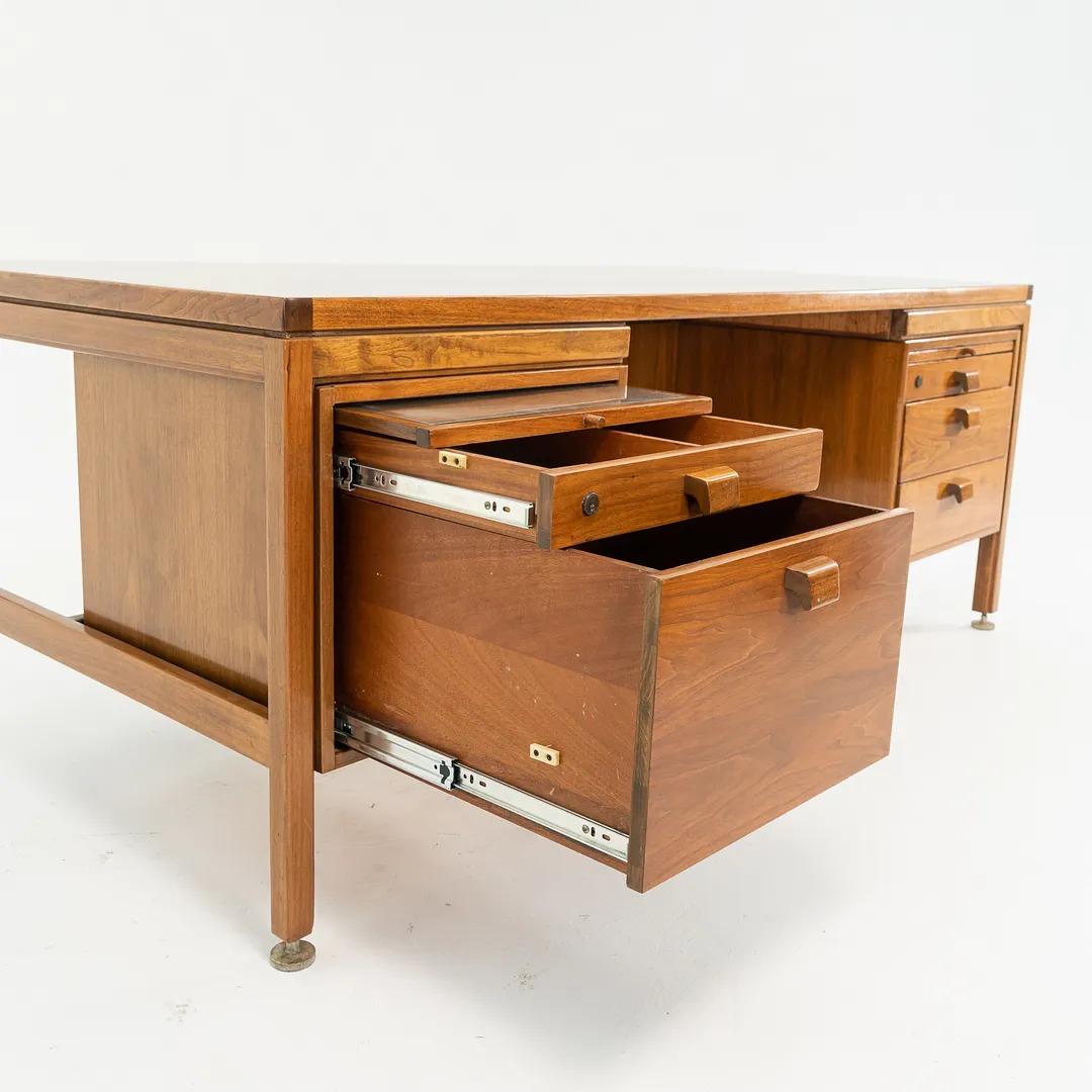 1960s Jens Risom Designs Double Pedestal Executive Desk w/ Wood Pulls in Walnut For Sale 1
