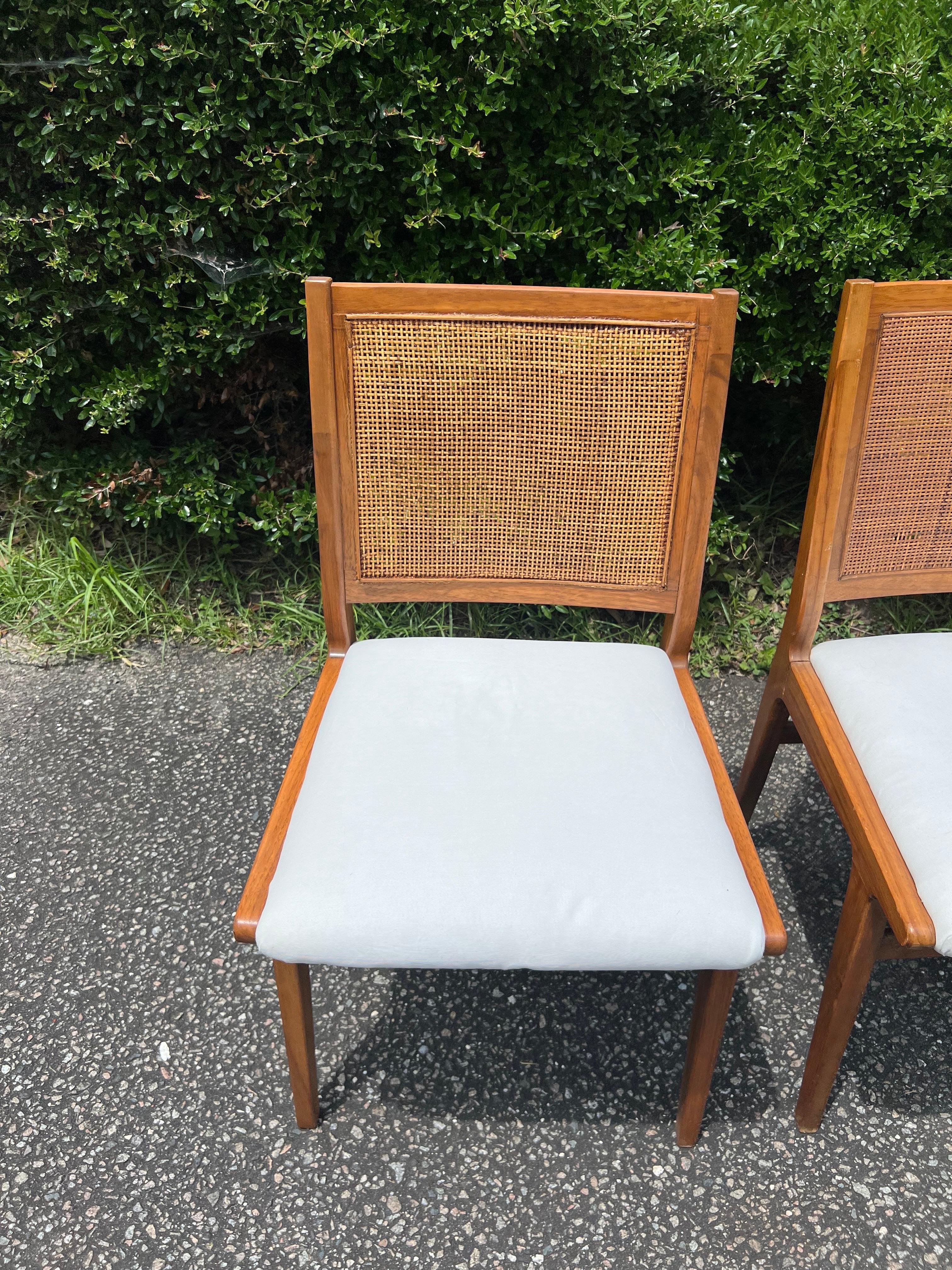 1960er Jahre Jens Risom Stil Caned Dining Chairs - ein Satz von 5 im Angebot 5