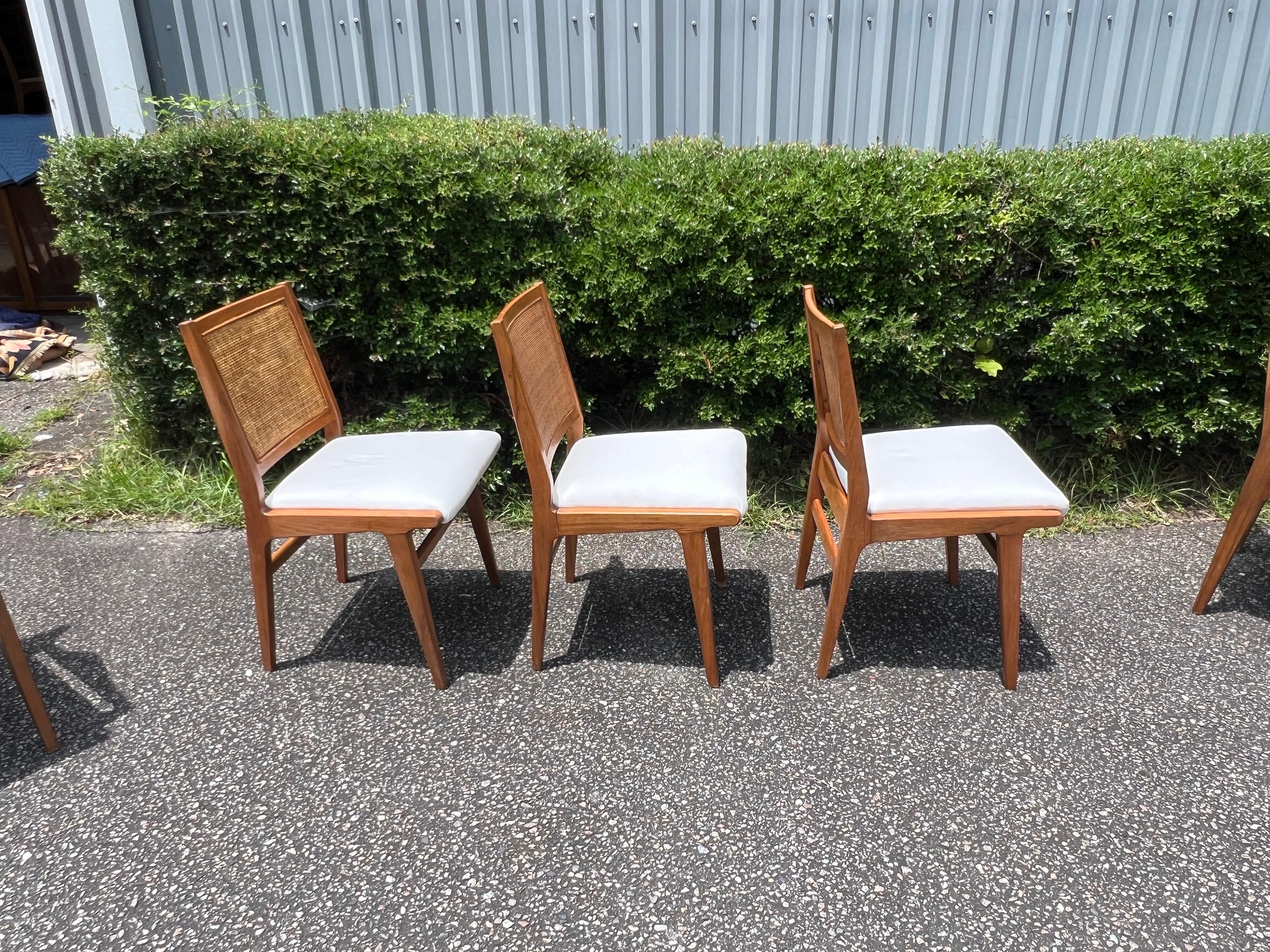 1960er Jahre Jens Risom Stil Caned Dining Chairs - ein Satz von 5 im Angebot 8