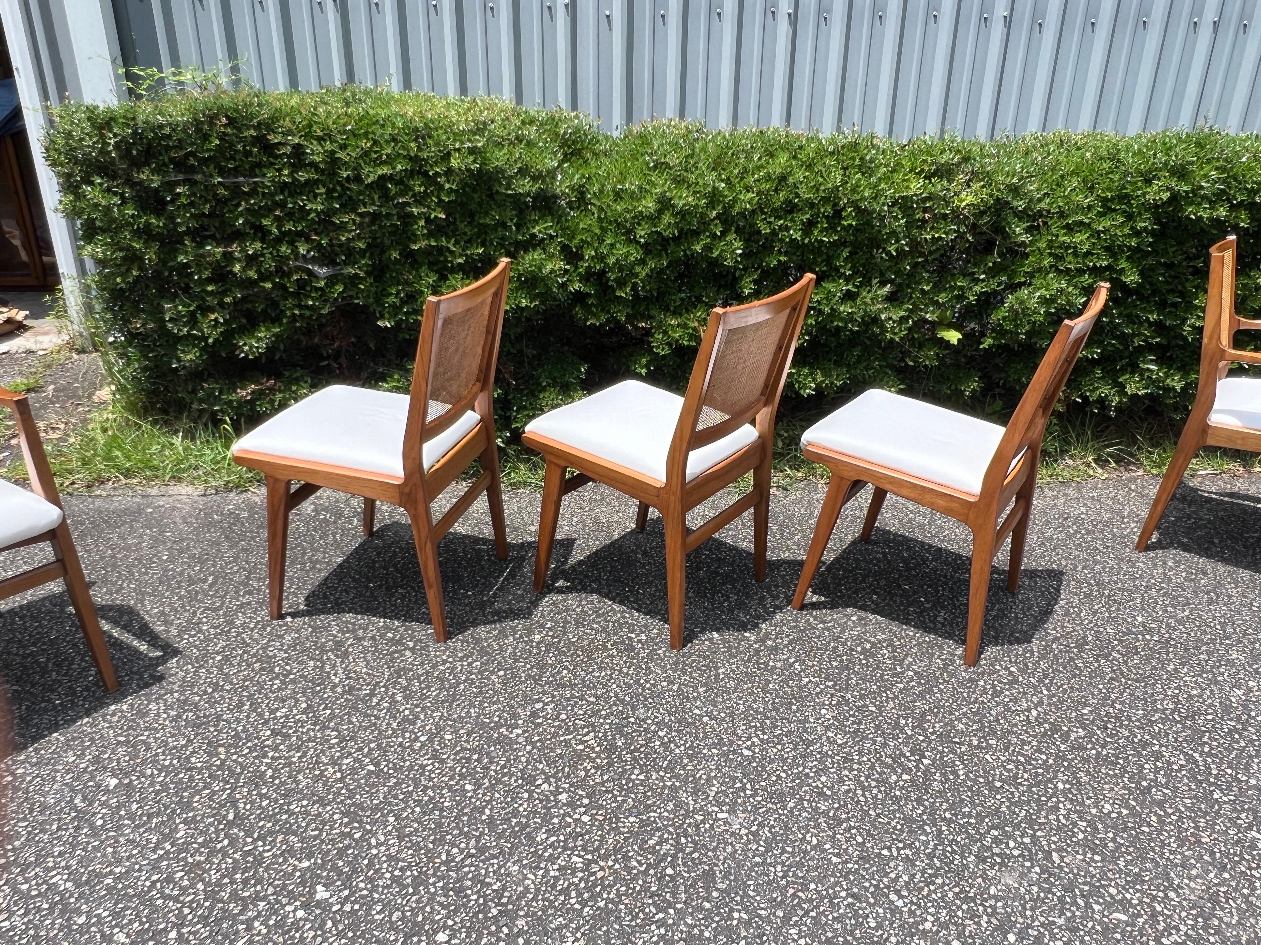 1960er Jahre Jens Risom Stil Caned Dining Chairs - ein Satz von 5 im Angebot 11