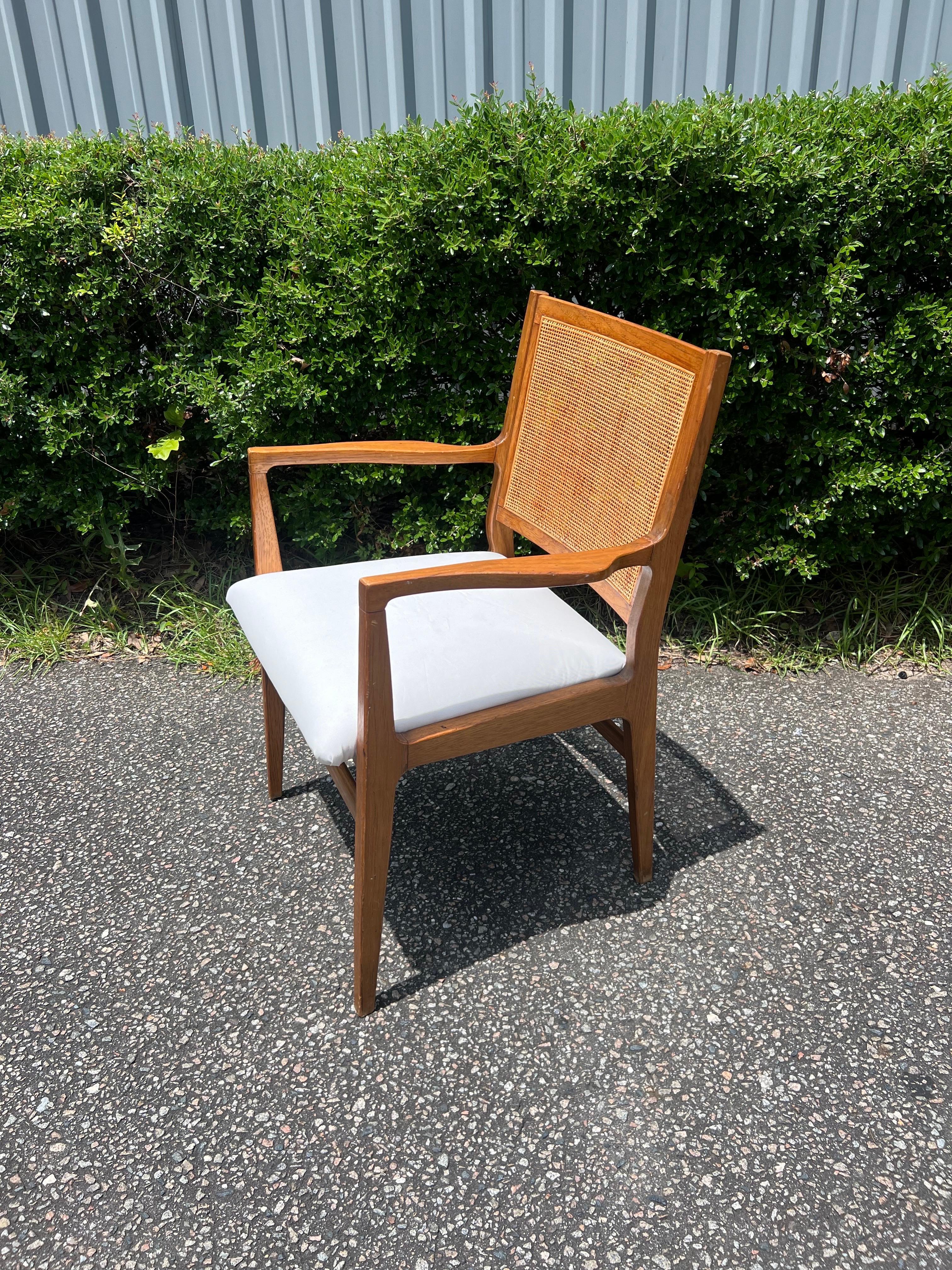 1960er Jahre Jens Risom Stil Caned Dining Chairs - ein Satz von 5 (Moderne der Mitte des Jahrhunderts) im Angebot