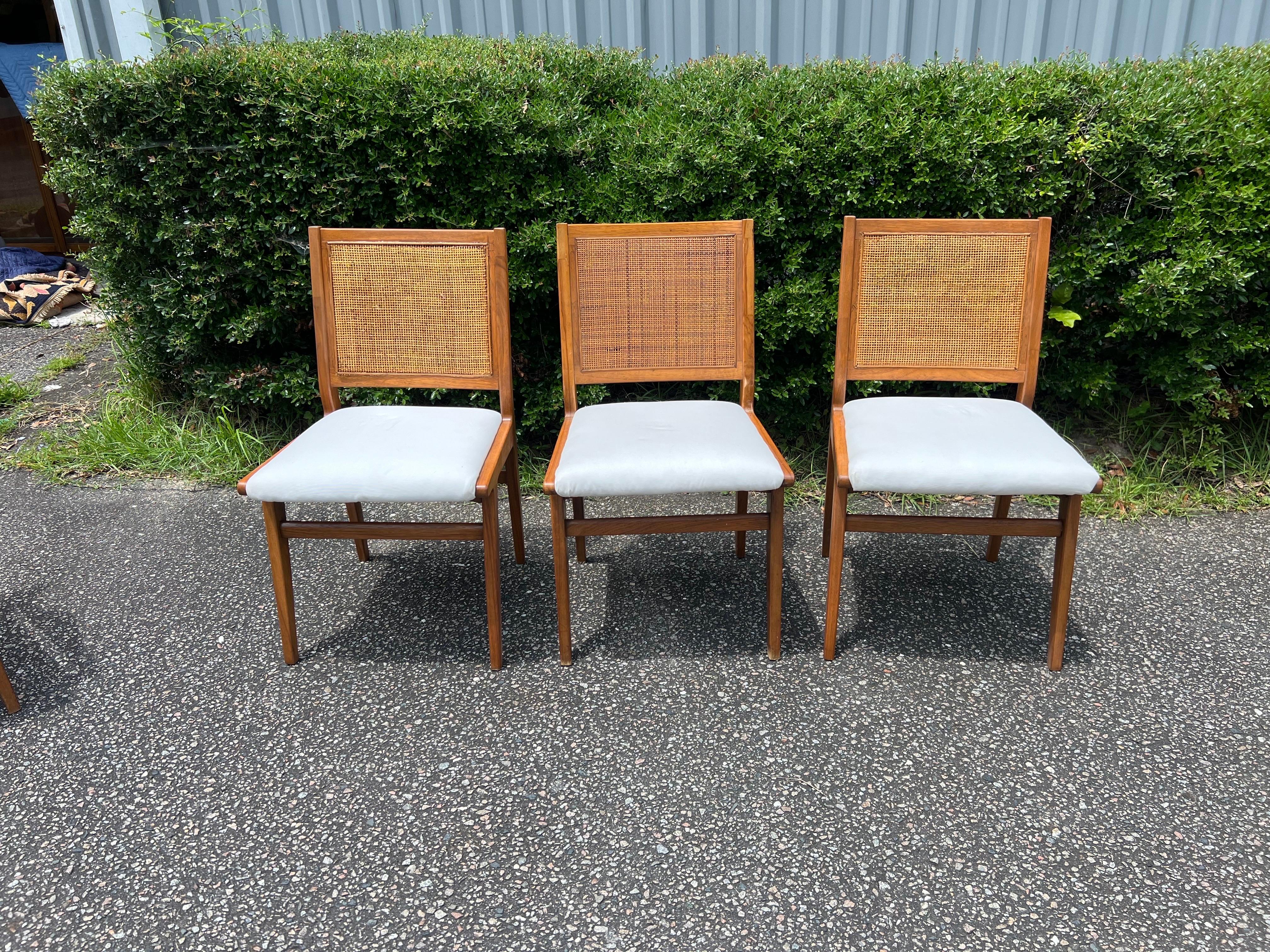 1960er Jahre Jens Risom Stil Caned Dining Chairs - ein Satz von 5 im Angebot 1