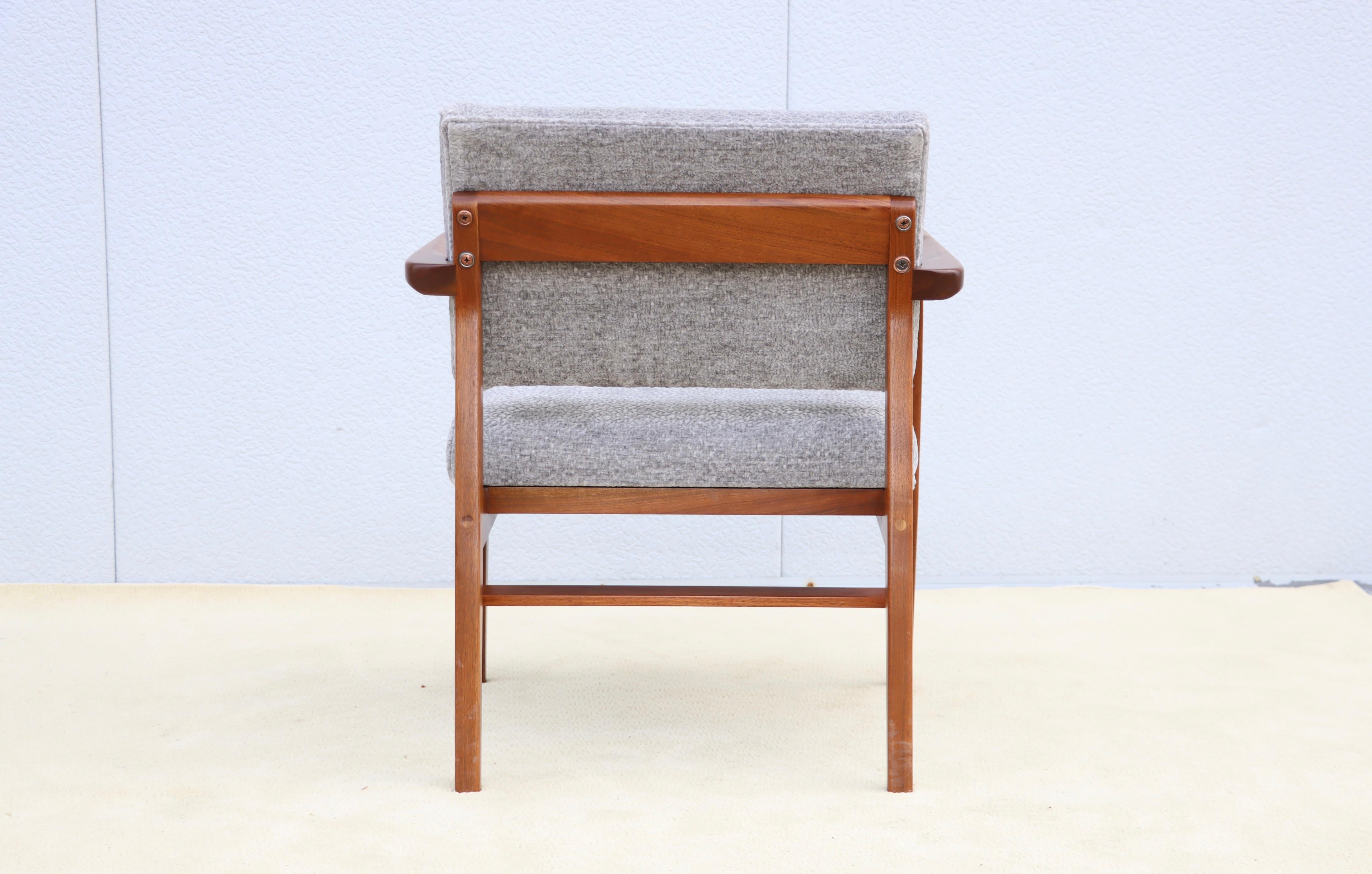 1960's Jens Risom Walnut Desk chair For Sale 6
