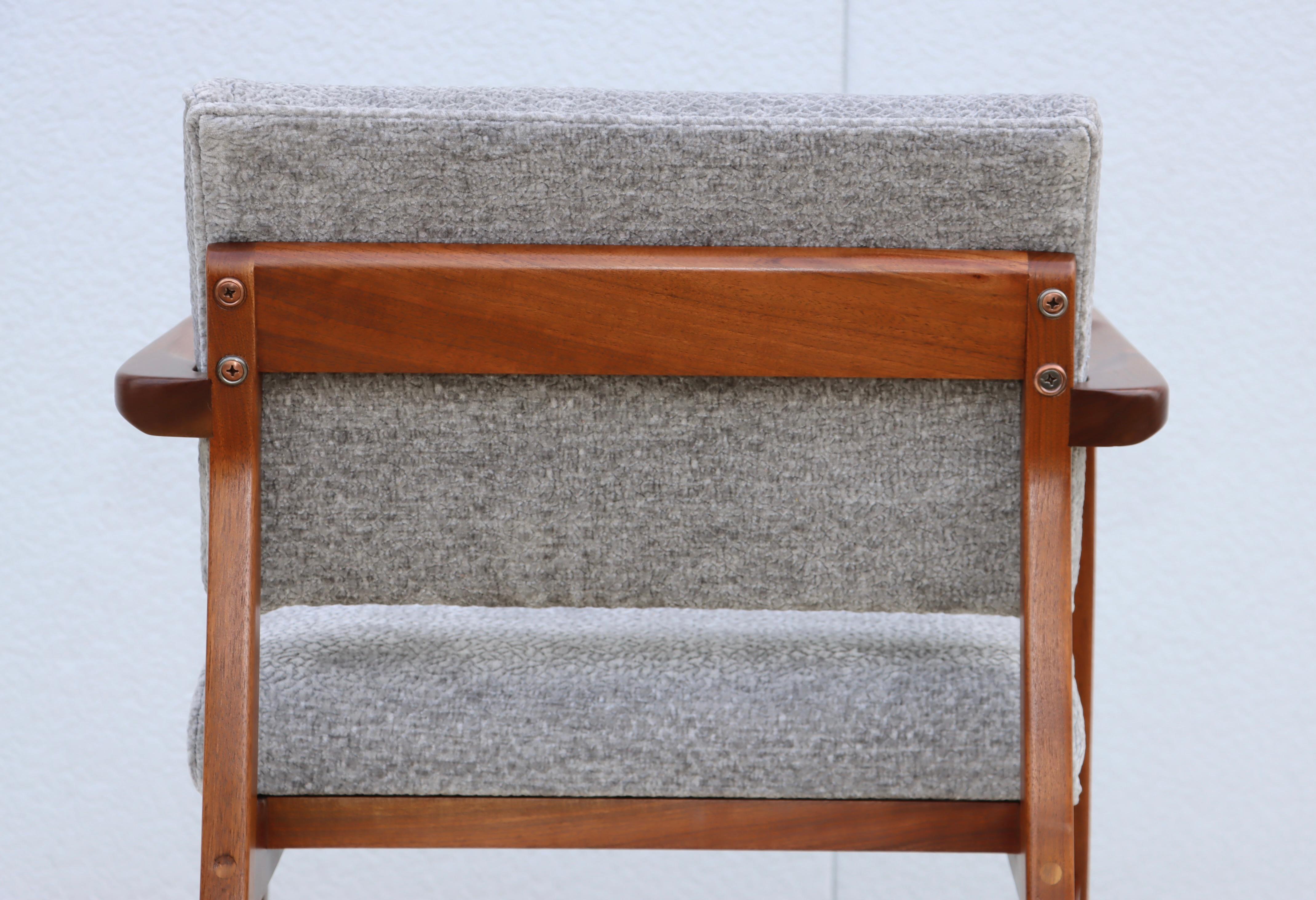 1960's Jens Risom Walnut Desk chair For Sale 7