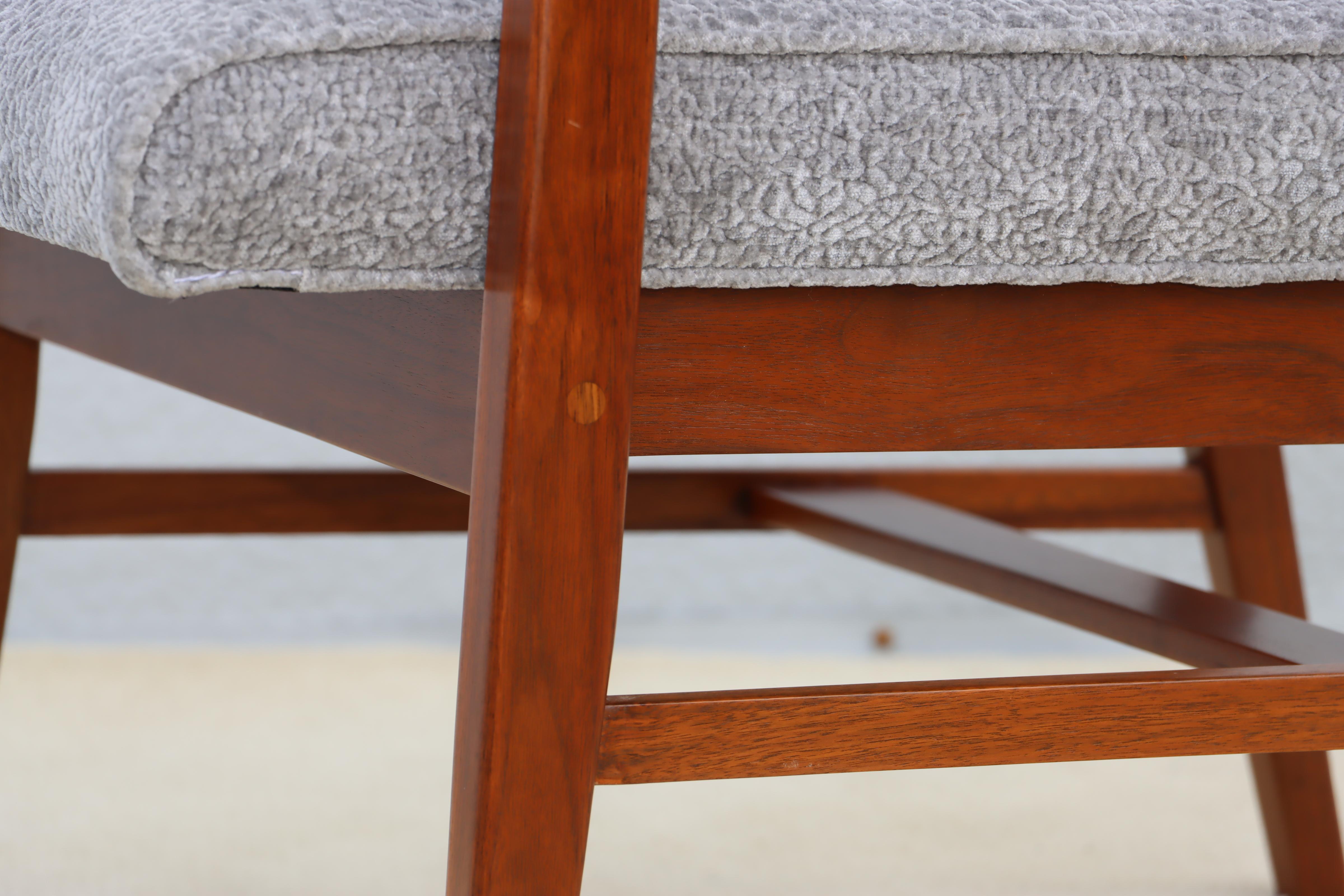 1960's Jens Risom Walnut Desk chair For Sale 13