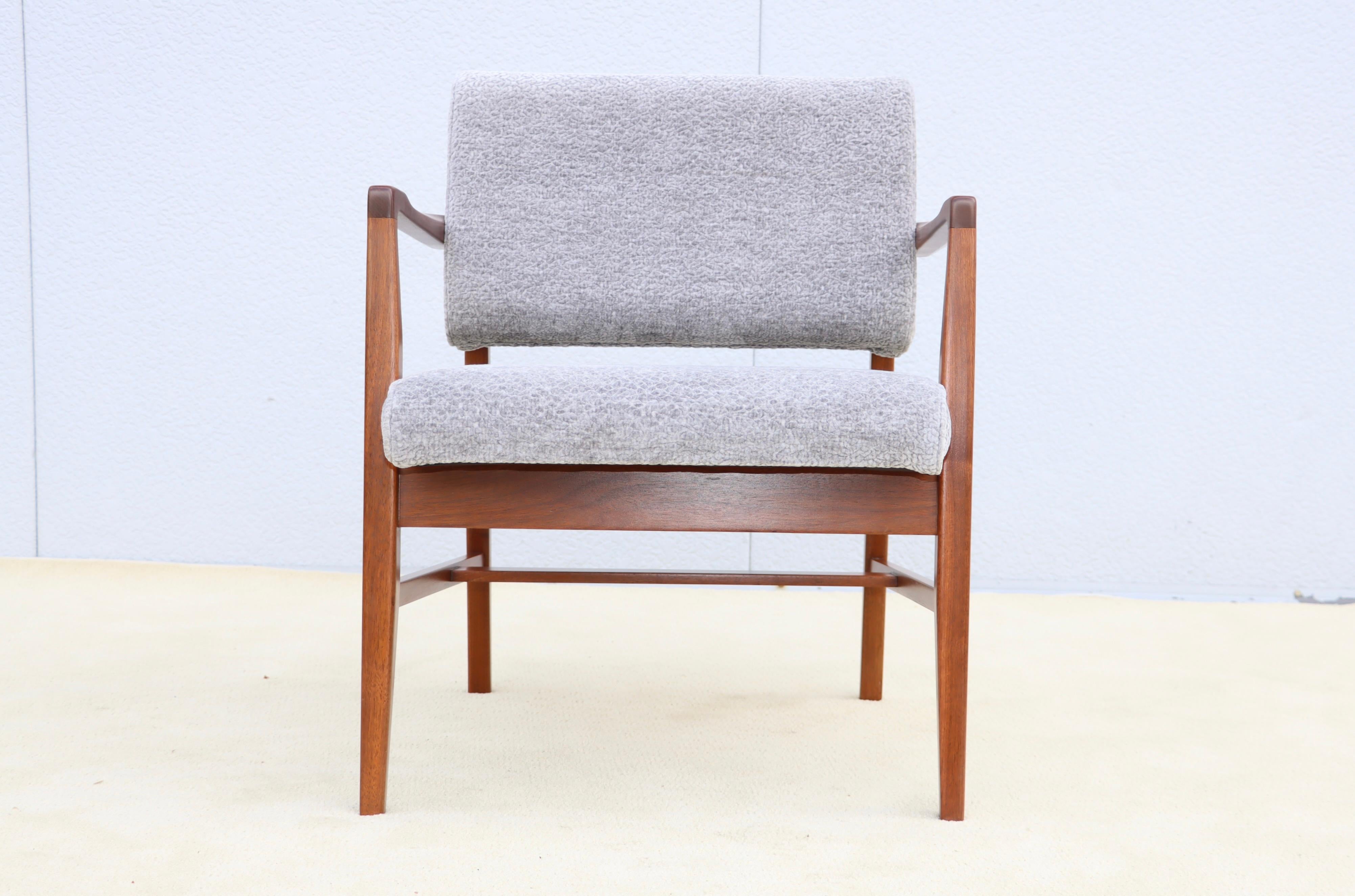 Mid-20th Century 1960's Jens Risom Walnut Desk chair For Sale