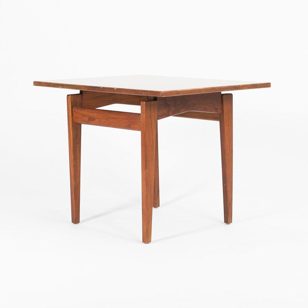 1960s Jens Risom Walnut Side Table with Faux Walnut Laminate Top In Good Condition For Sale In Philadelphia, PA
