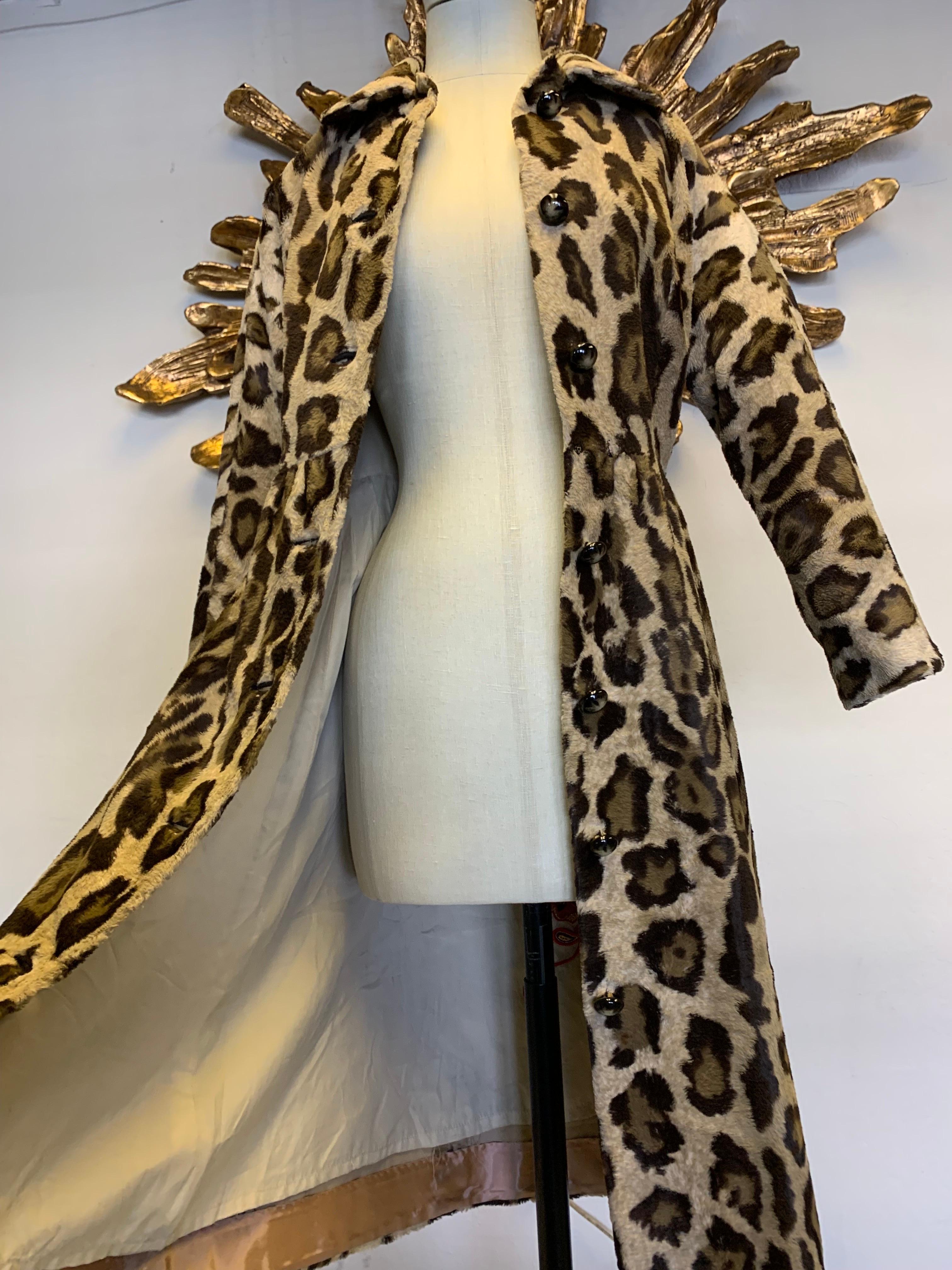 Jerry Silverman - Robe manteau boutonné en fausse fourrure léopard, années 1960 en vente 9