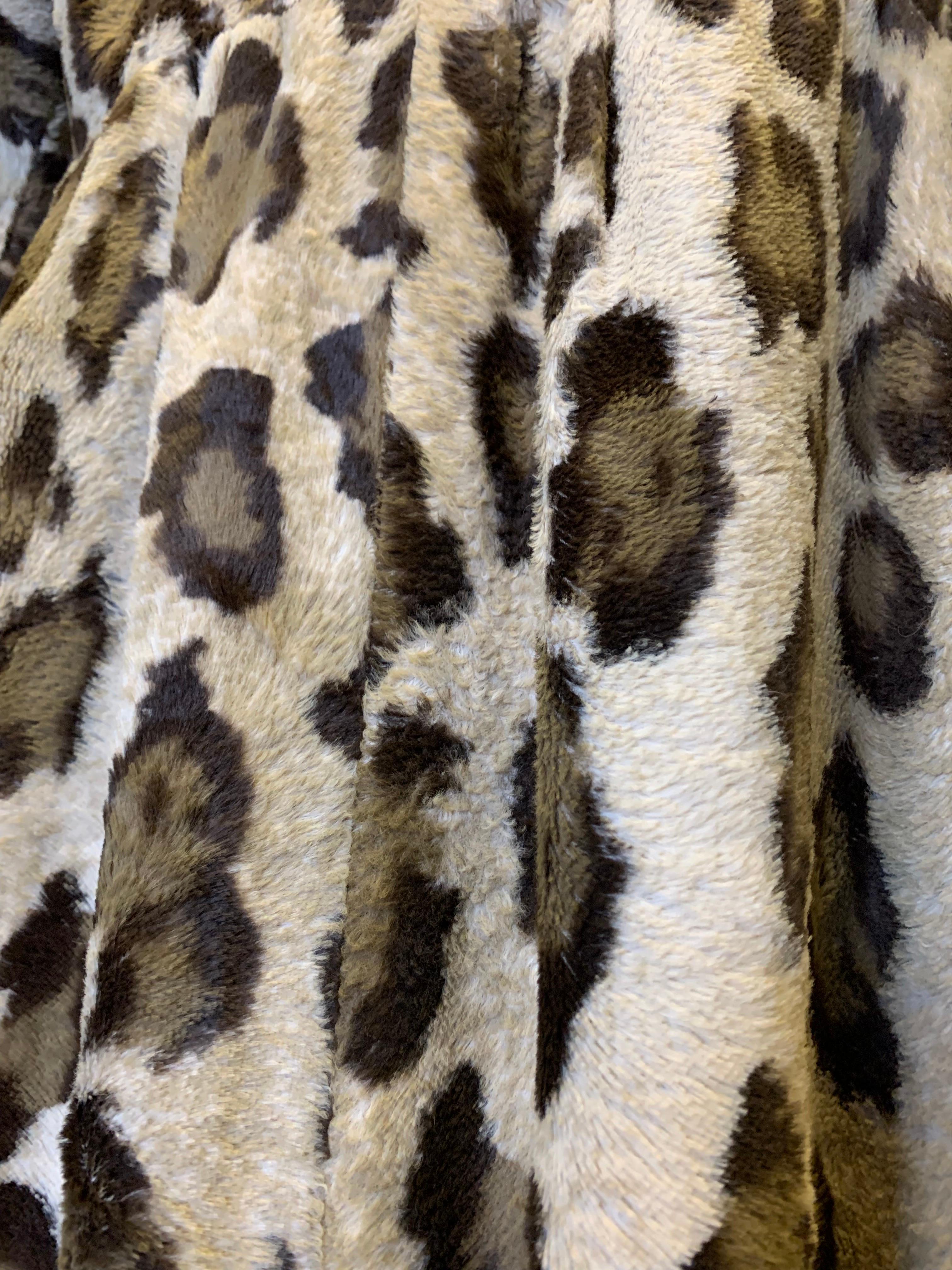 1960s Jerry Silverman Faux Leopard Fur Button-Down Coat Dress For Sale 11