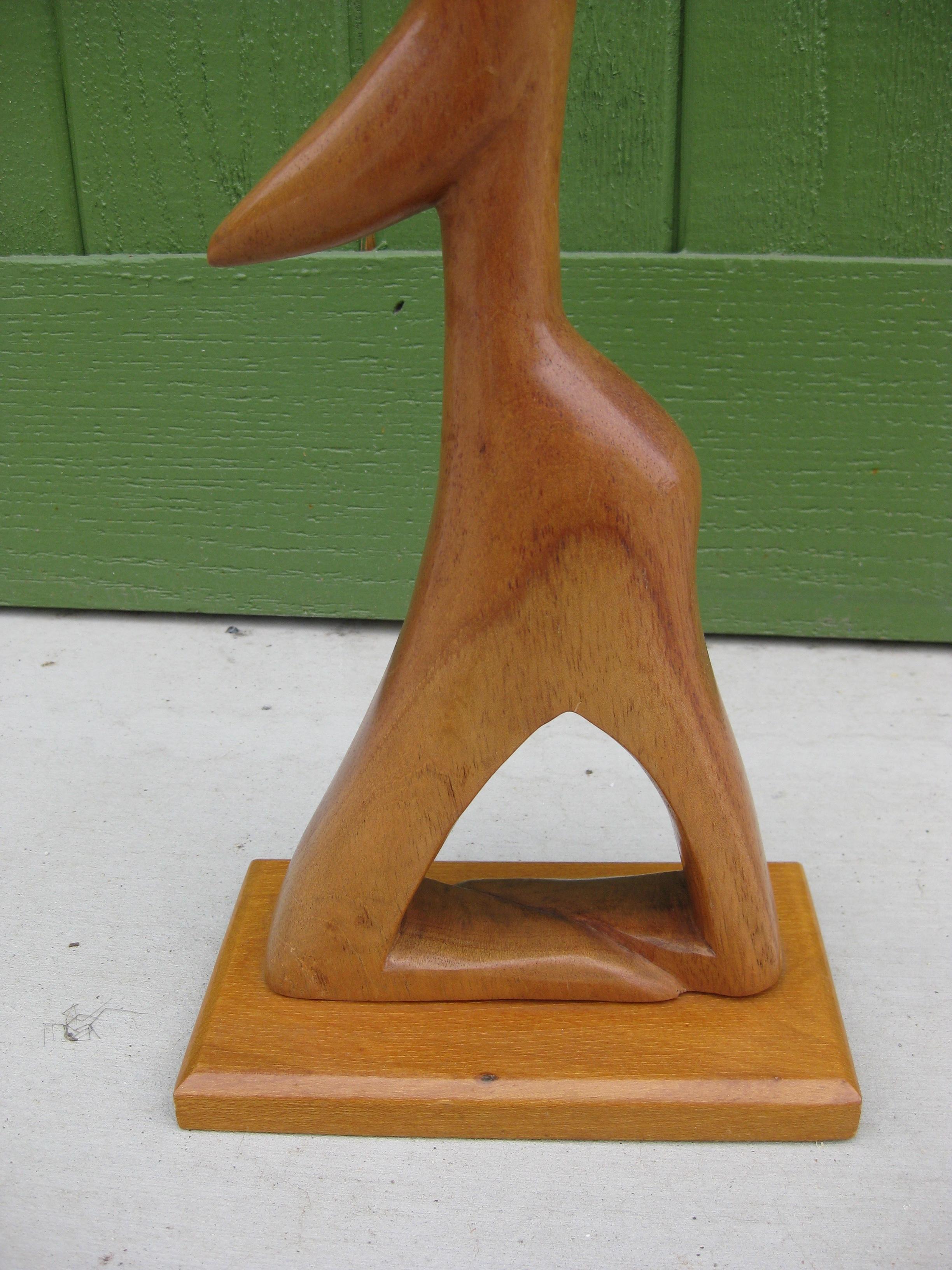 J.G Casas Modernistische abstrakte figurale Holzskulptur des mexikanischen Künstlers, 1960''s im Angebot 3