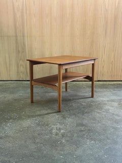 1960s JH566A Side Table by Hans J. Wegner for Johannes Hansen in teak and Oak