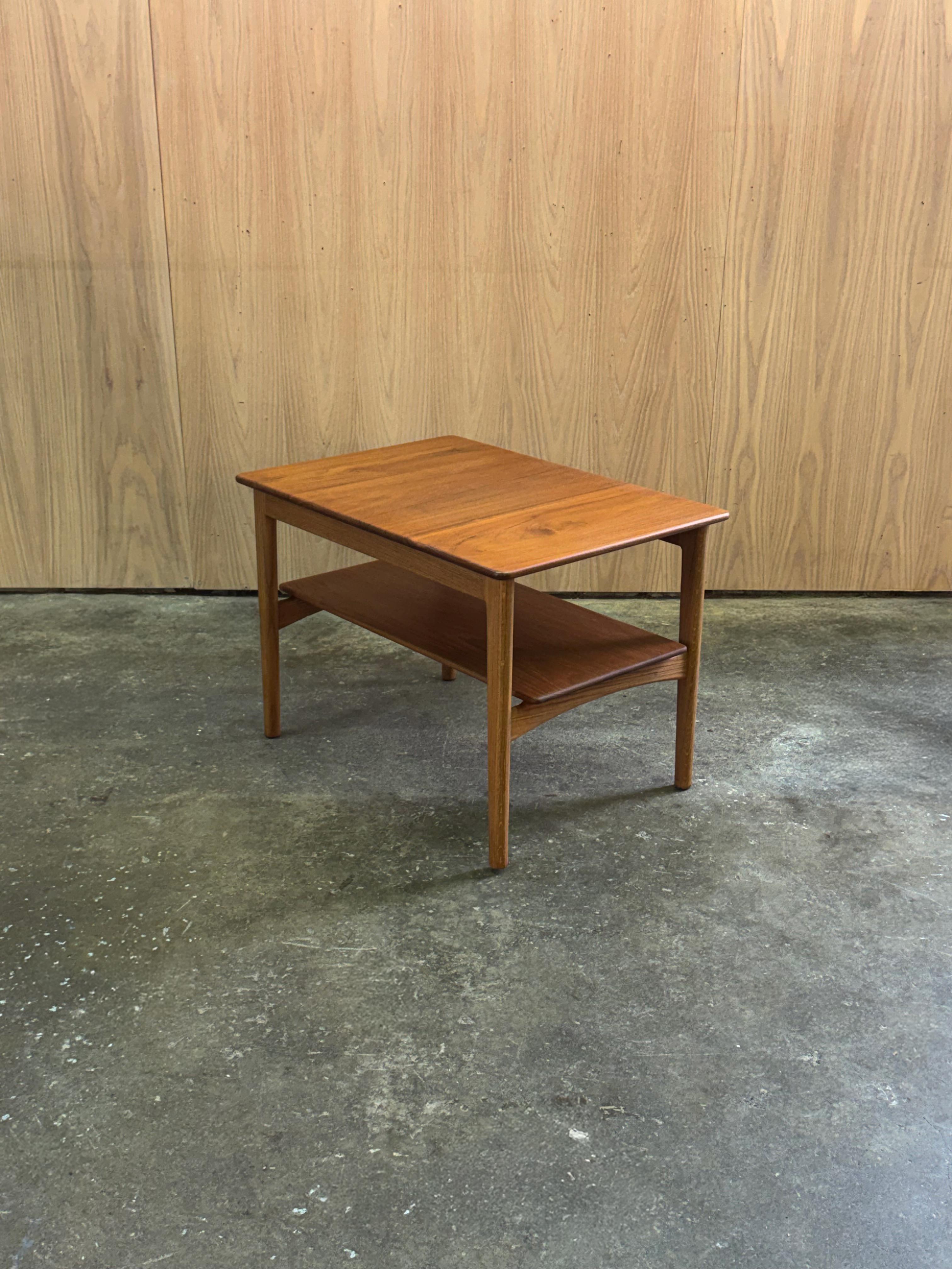1960s JH566A Side Table by Hans J. Wegner for Johannes Hansen in
