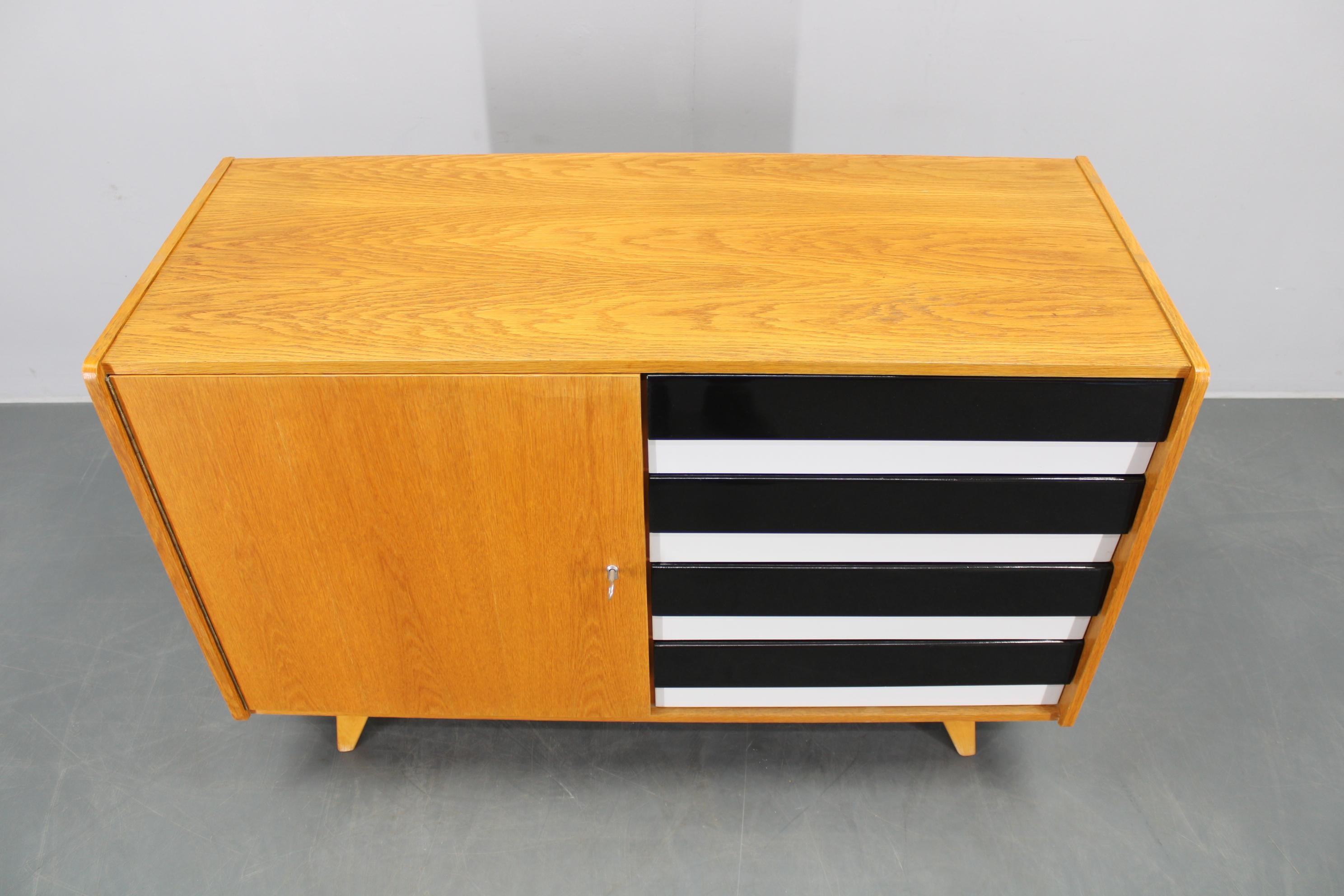 Tchèque 1960s Jiri Jiroutek Chest of Drawers U-458, Czechoslovakia