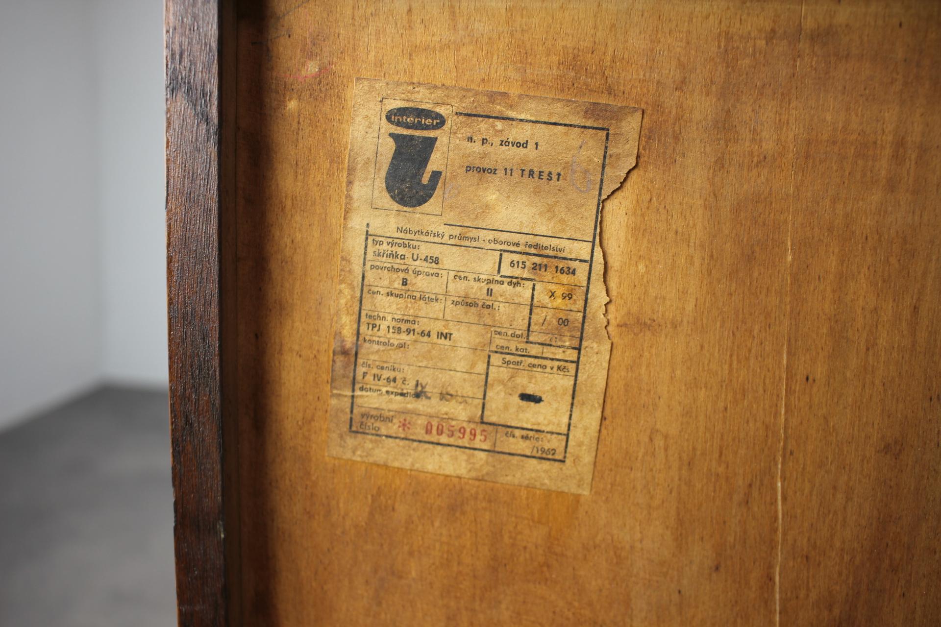 Cassettiera in Oak Oak di Jiri Jiroutek del 1960, Cecoslovacchia in vendita 7