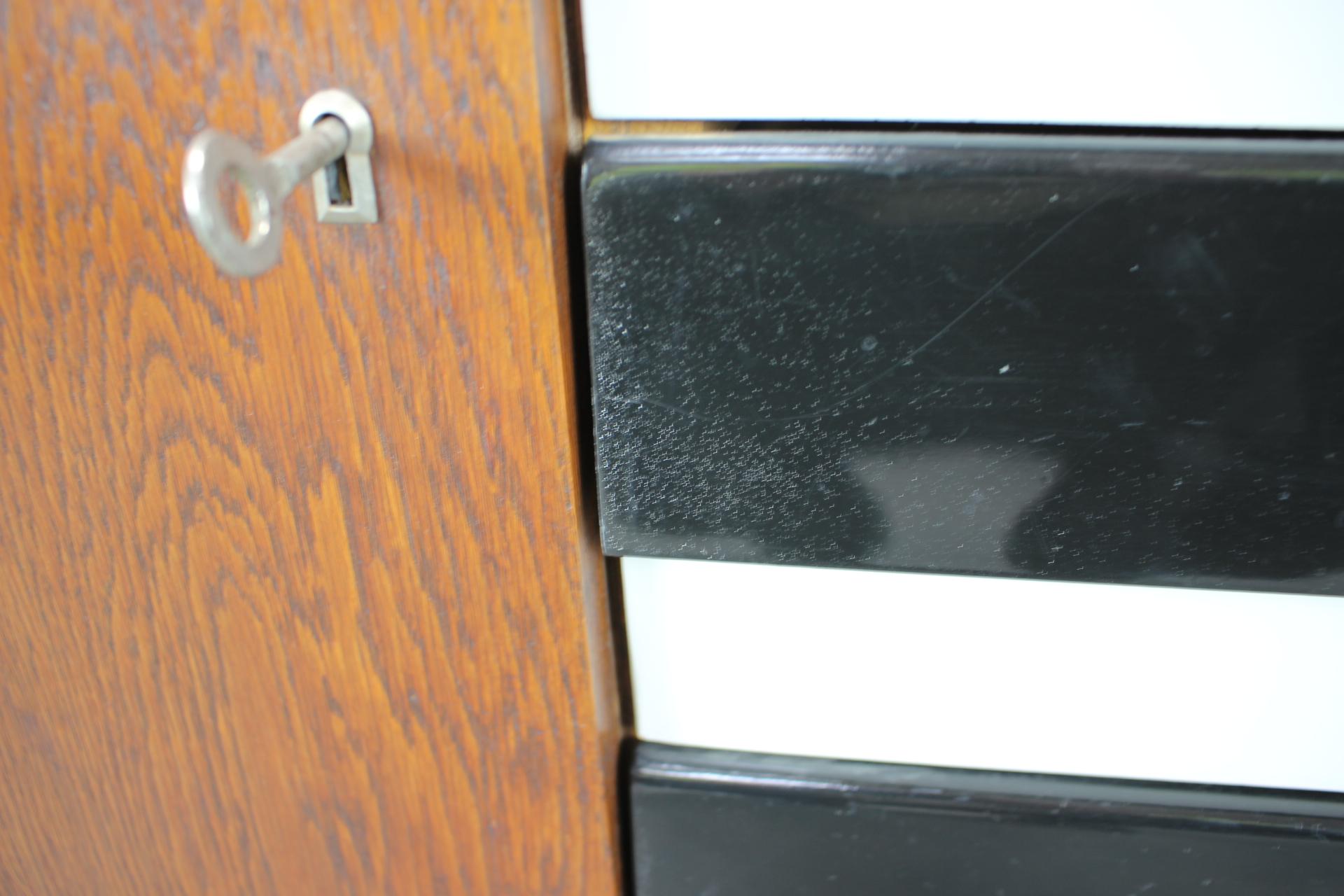 Cassettiera in Oak Oak di Jiri Jiroutek del 1960, Cecoslovacchia in vendita 1