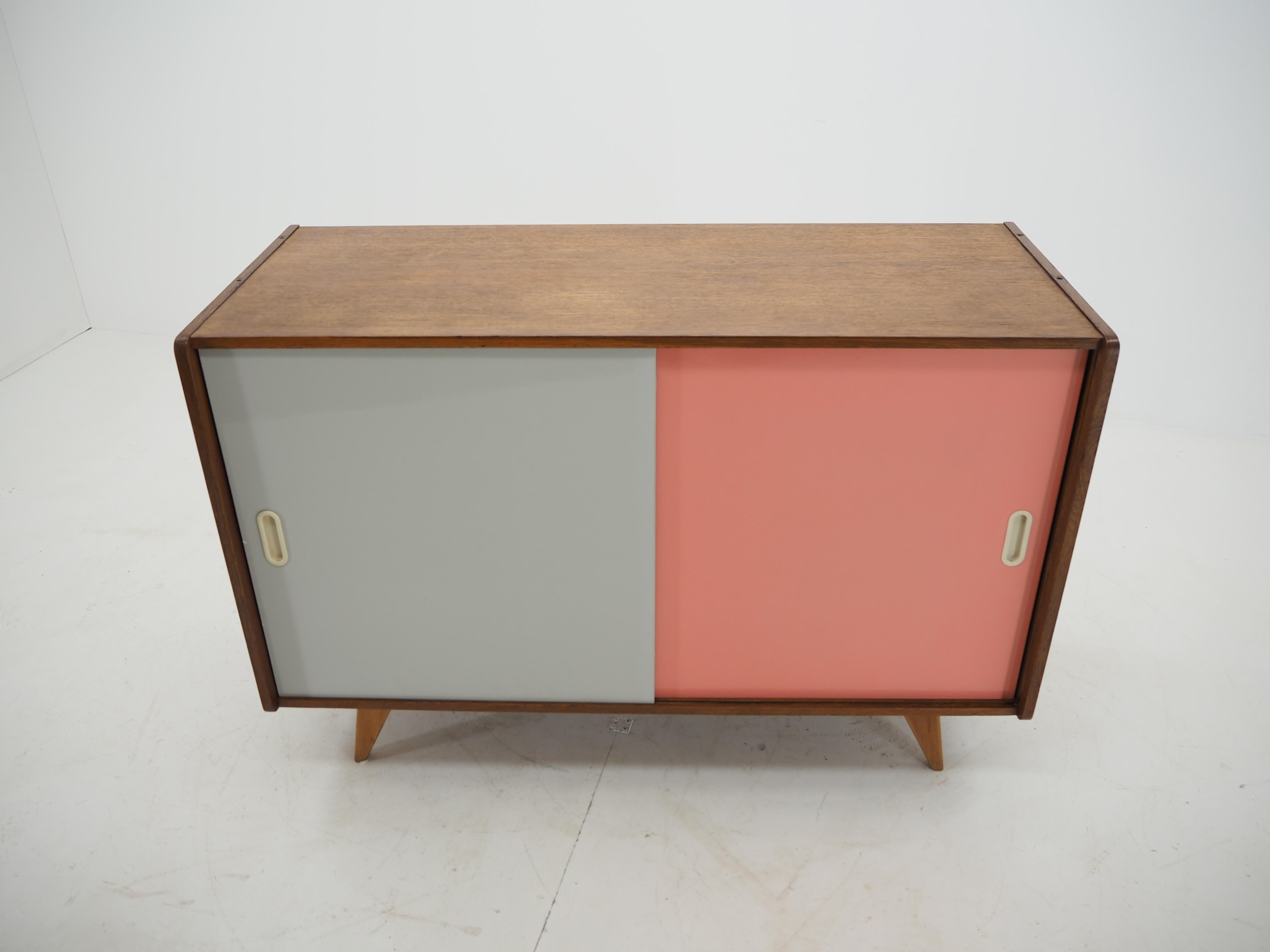 Upcyceltes Sideboard von Jiri Jiroutek aus den 1960er Jahren, Tschechoslowakei (Kunststoff) im Angebot