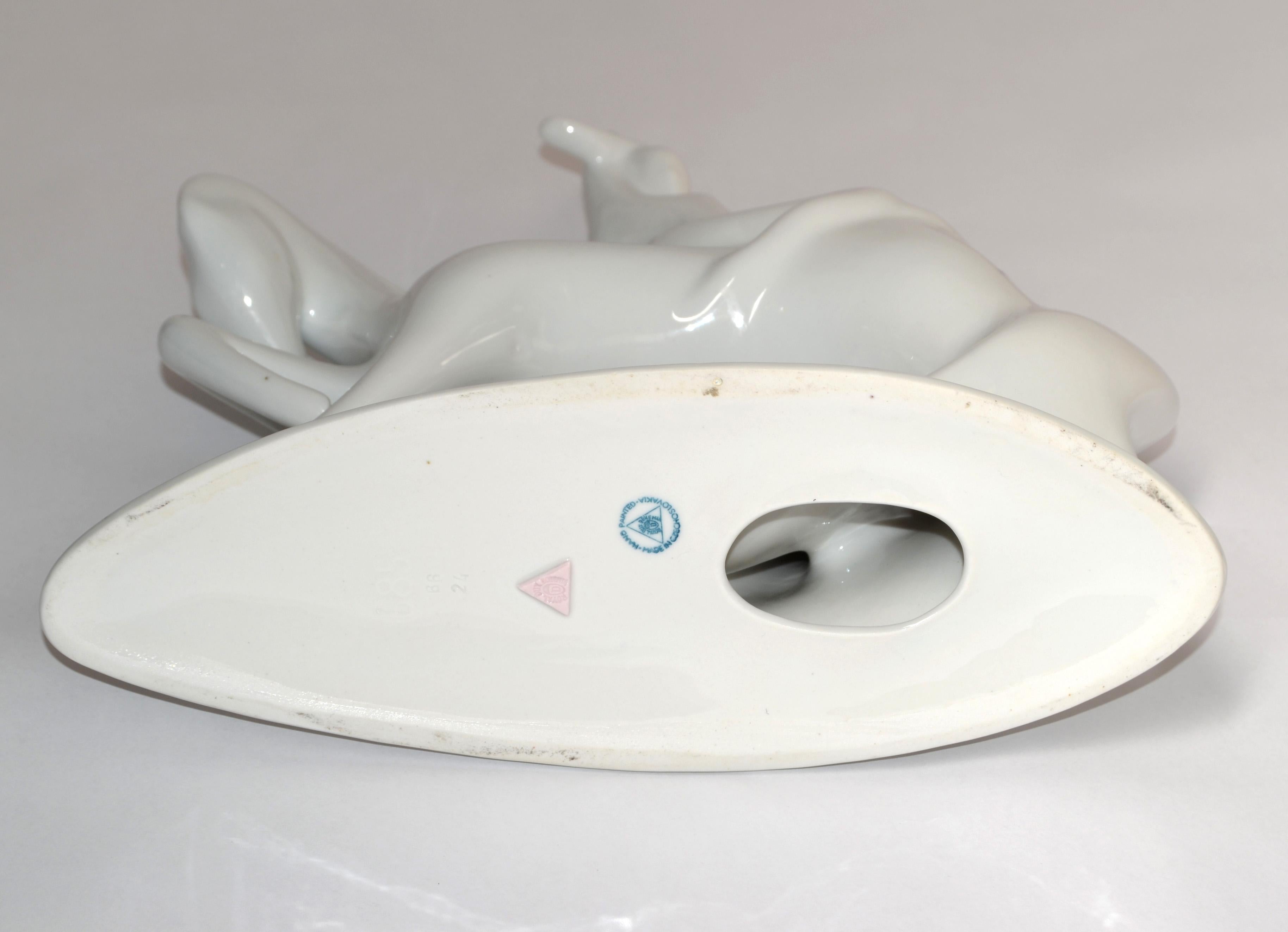 1960s Jitro Porcelain Statue by Jaroslav Ježek for Royal Dux Bohemia Sculpture For Sale 3