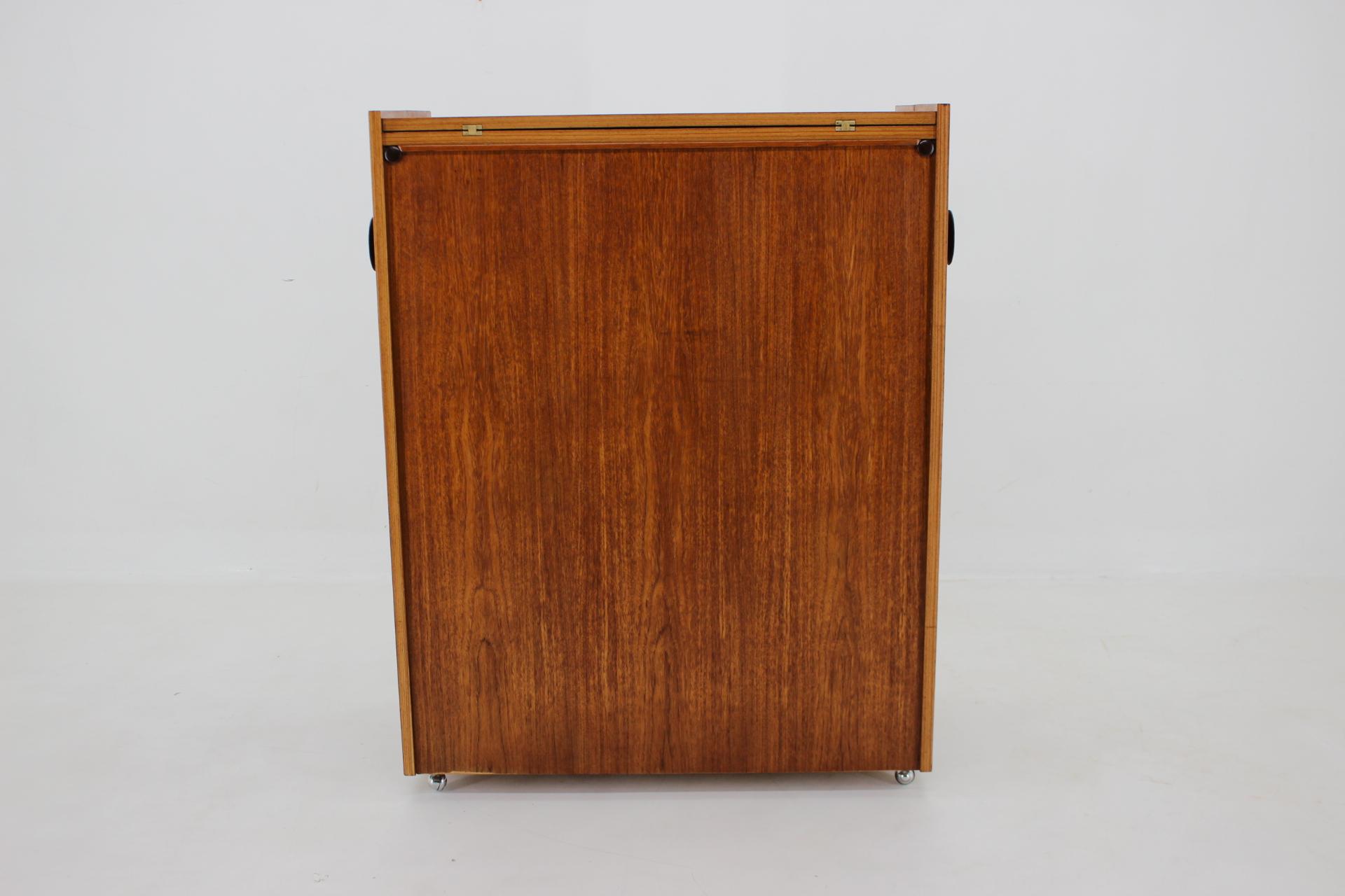 1960s Johannes Andersen Rare Teak Folding Bar Cabinet, Denmark In Good Condition For Sale In Praha, CZ