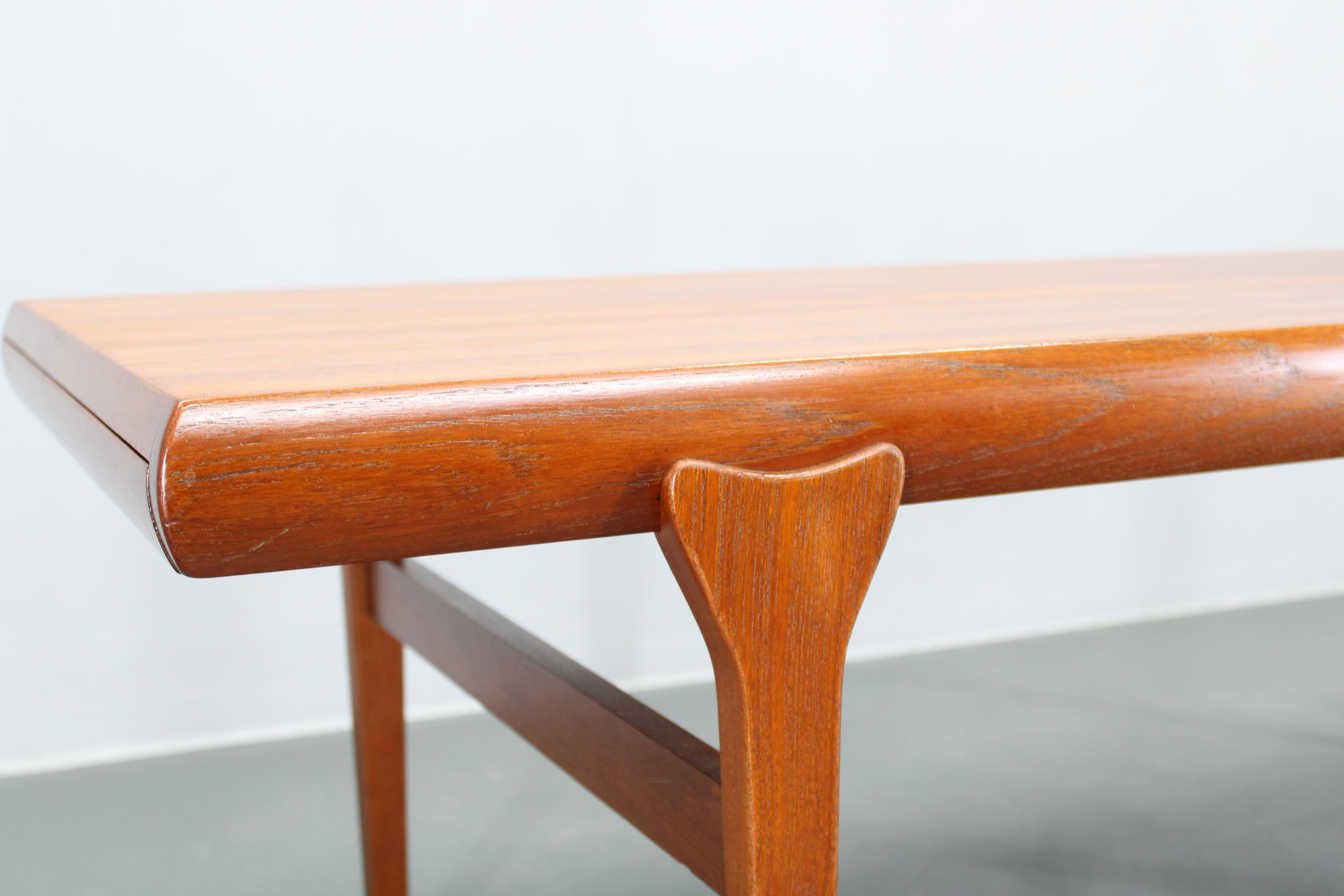 1960s Johannes Andersen Restored Teak Coffee Table for CFC Silkeborg, Denmark For Sale 3