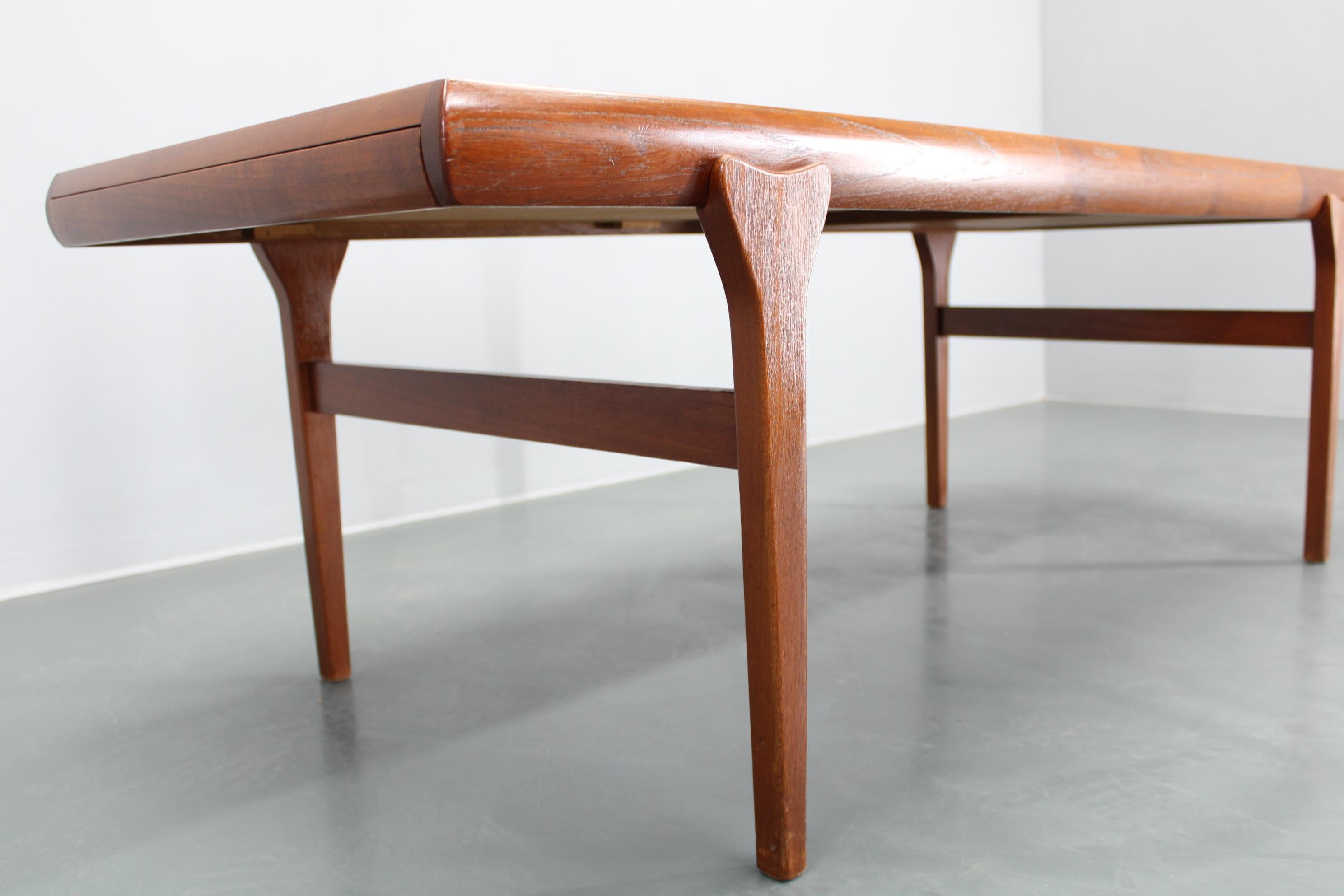 1960s Johannes Andersen Restored Teak Coffee Table for CFC Silkeborg, Denmark For Sale 5