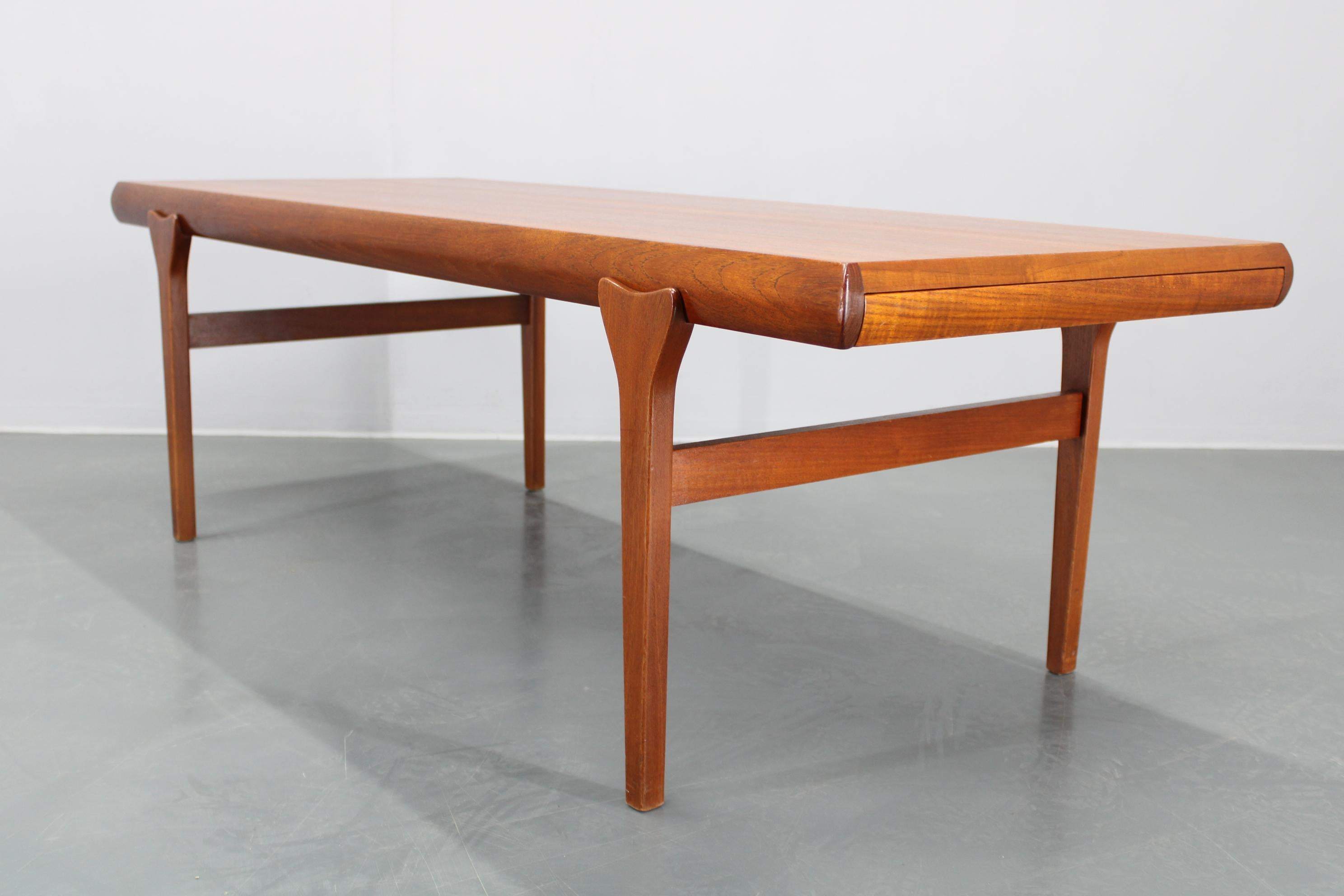 1960s Johannes Andersen Restored Teak Coffee Table for CFC Silkeborg, Denmark For Sale 8