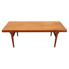 1960s Johannes Andersen Restored Teak Coffee Table for CFC Silkeborg, Denmark