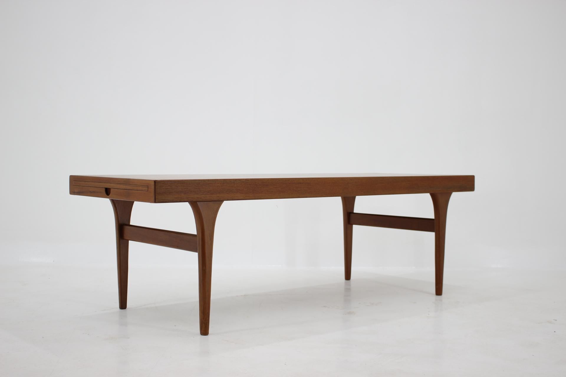 1960s Johannes Andersen Teak Coffee Table for CFC Silkeborg In Good Condition In Praha, CZ