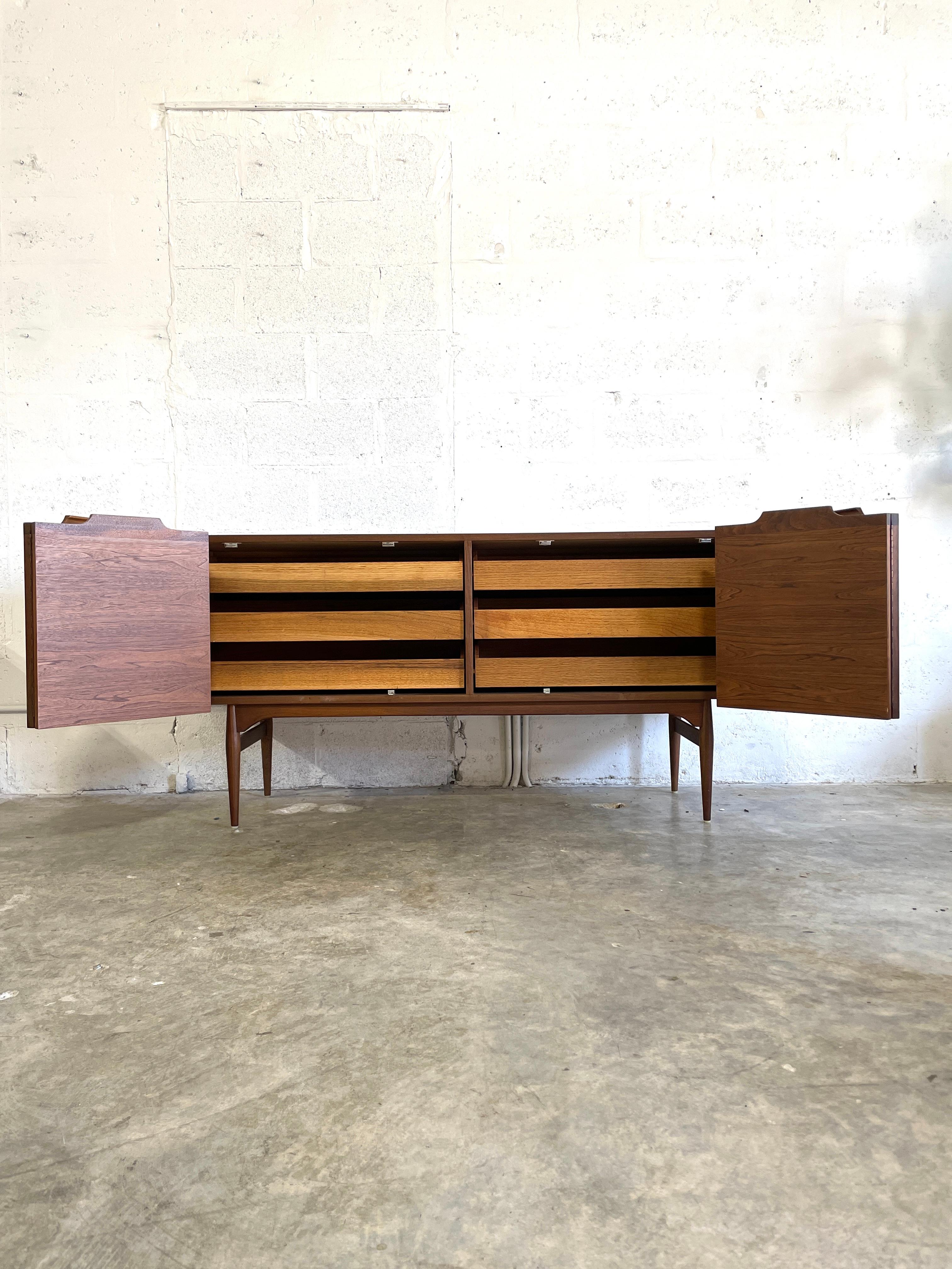Wood 1960s John Caldwell for Brown Saltman Mid Century Dresser Bedroom Set of 3 For Sale