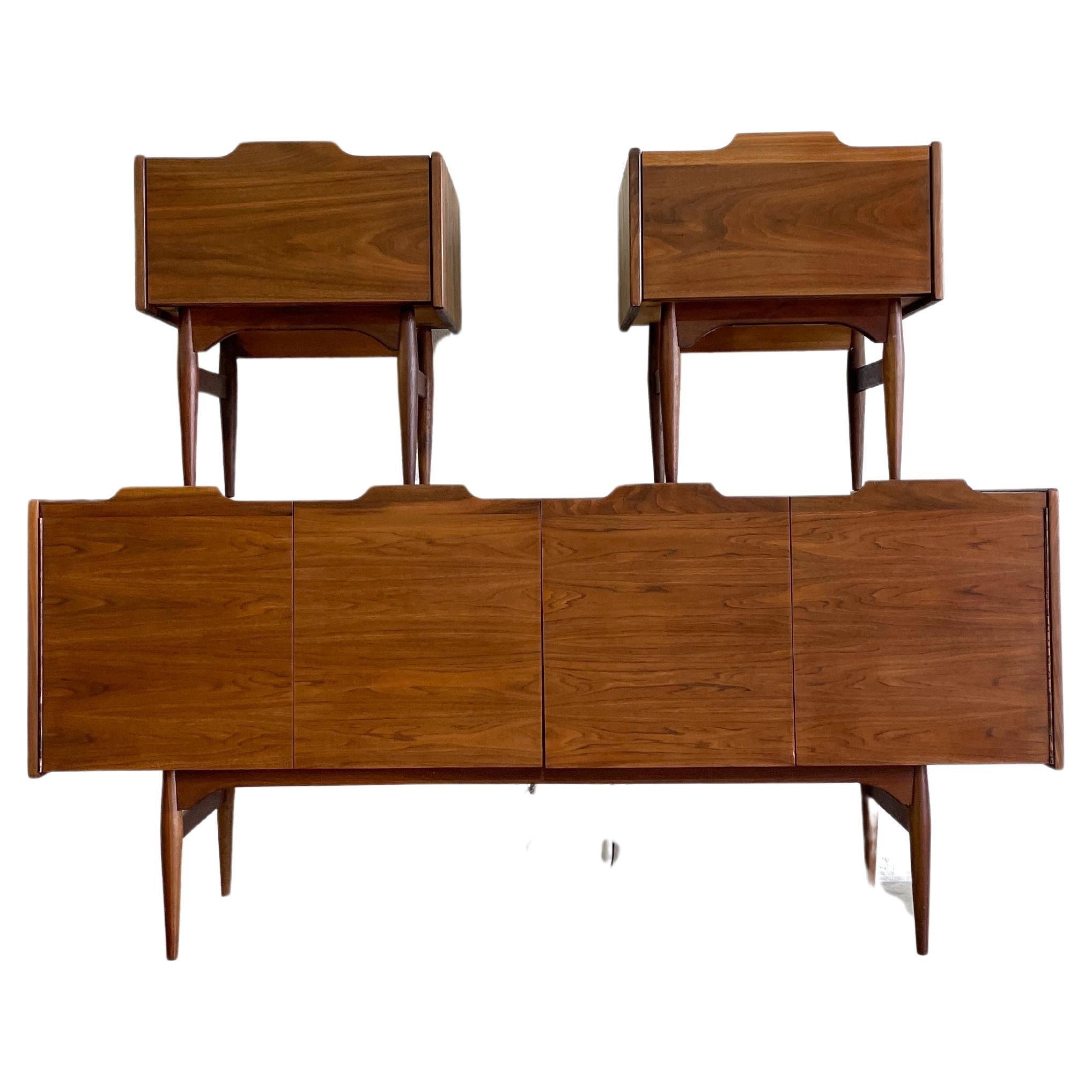 1960s John Caldwell for Brown Saltman Mid Century Dresser Bedroom Set of 3 For Sale