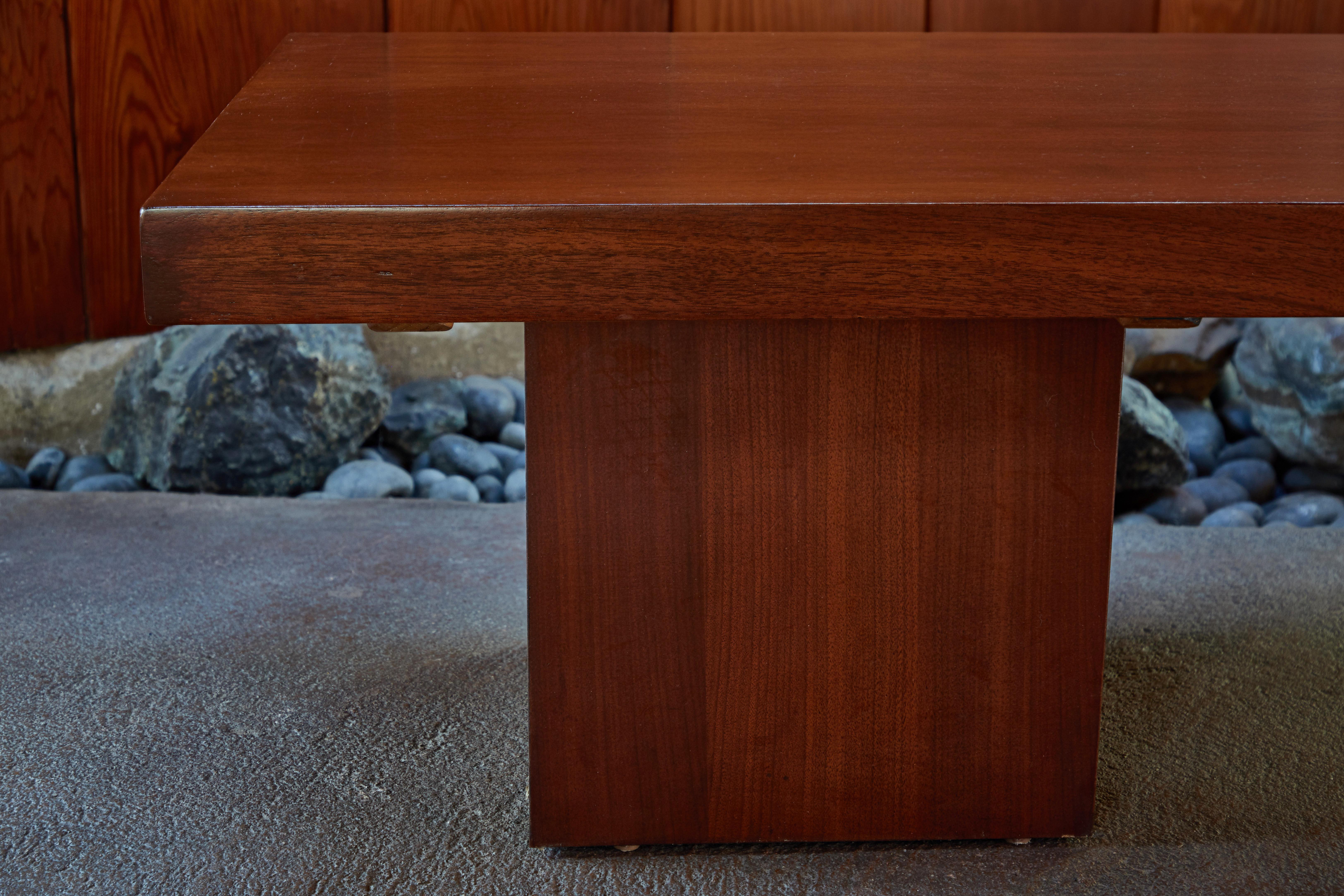 1960s John Keal Expanding Walnut Coffee Table by Brown Saltman In Good Condition In Glendale, CA