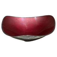 1960 John Prip para Reed & Barton Cuenco orgánico plateado con esmalte rojo