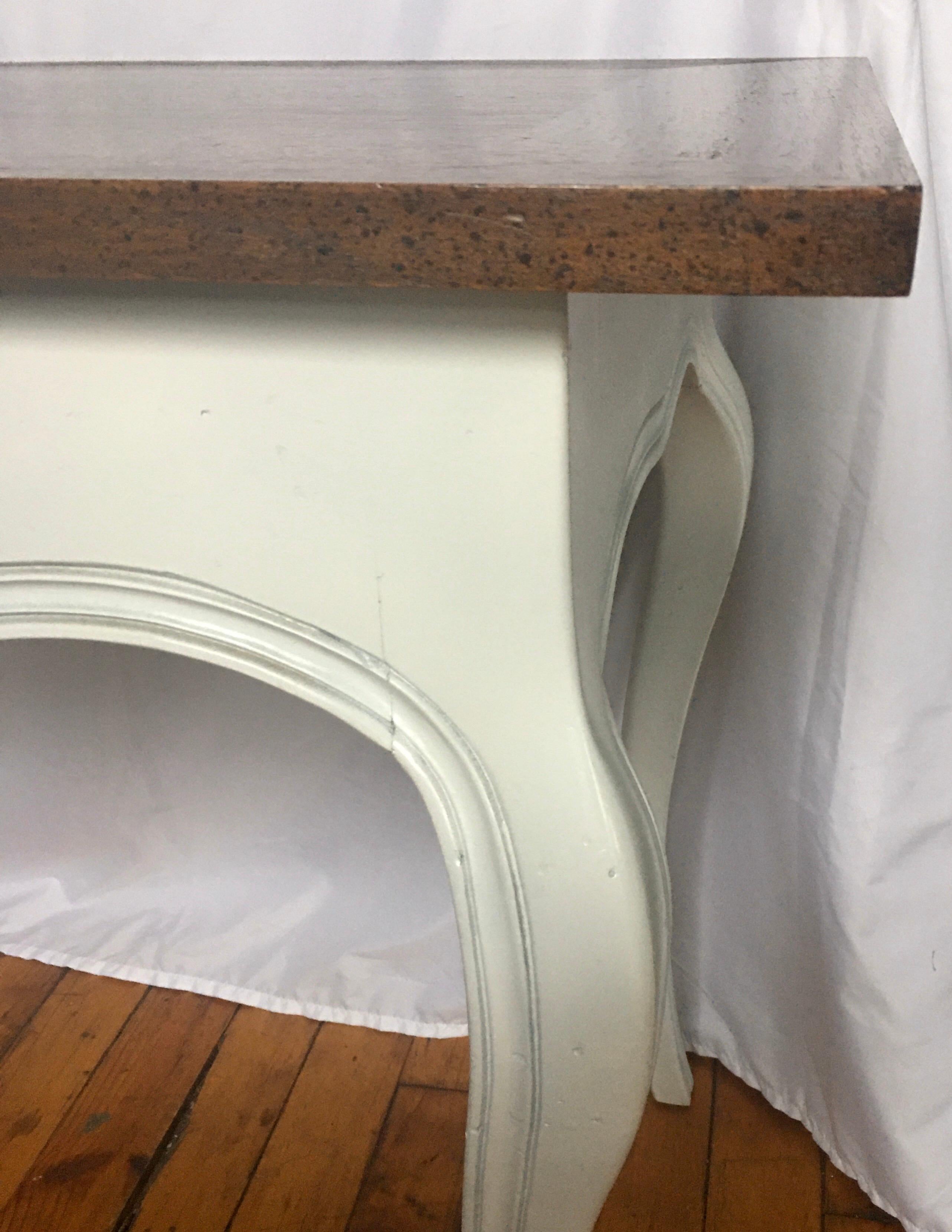 1960s John Stuart French Provincial Style Console Sofa Table or Desk In Good Condition For Sale In Lambertville, NJ