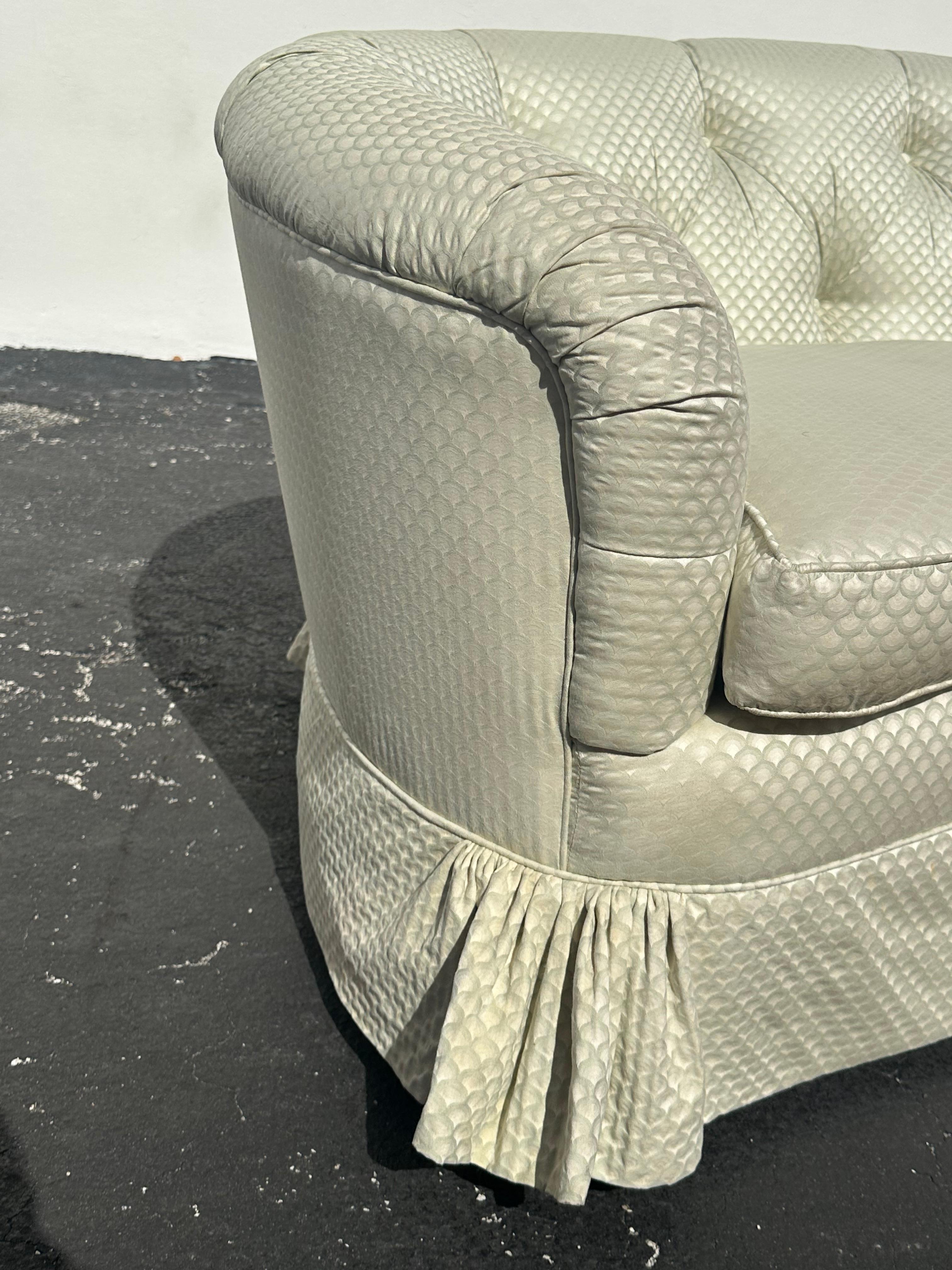 1960 I John Widdicomb Kidney Immaculate Green Beige Sofa Loveseats, Set of 2 en vente 5