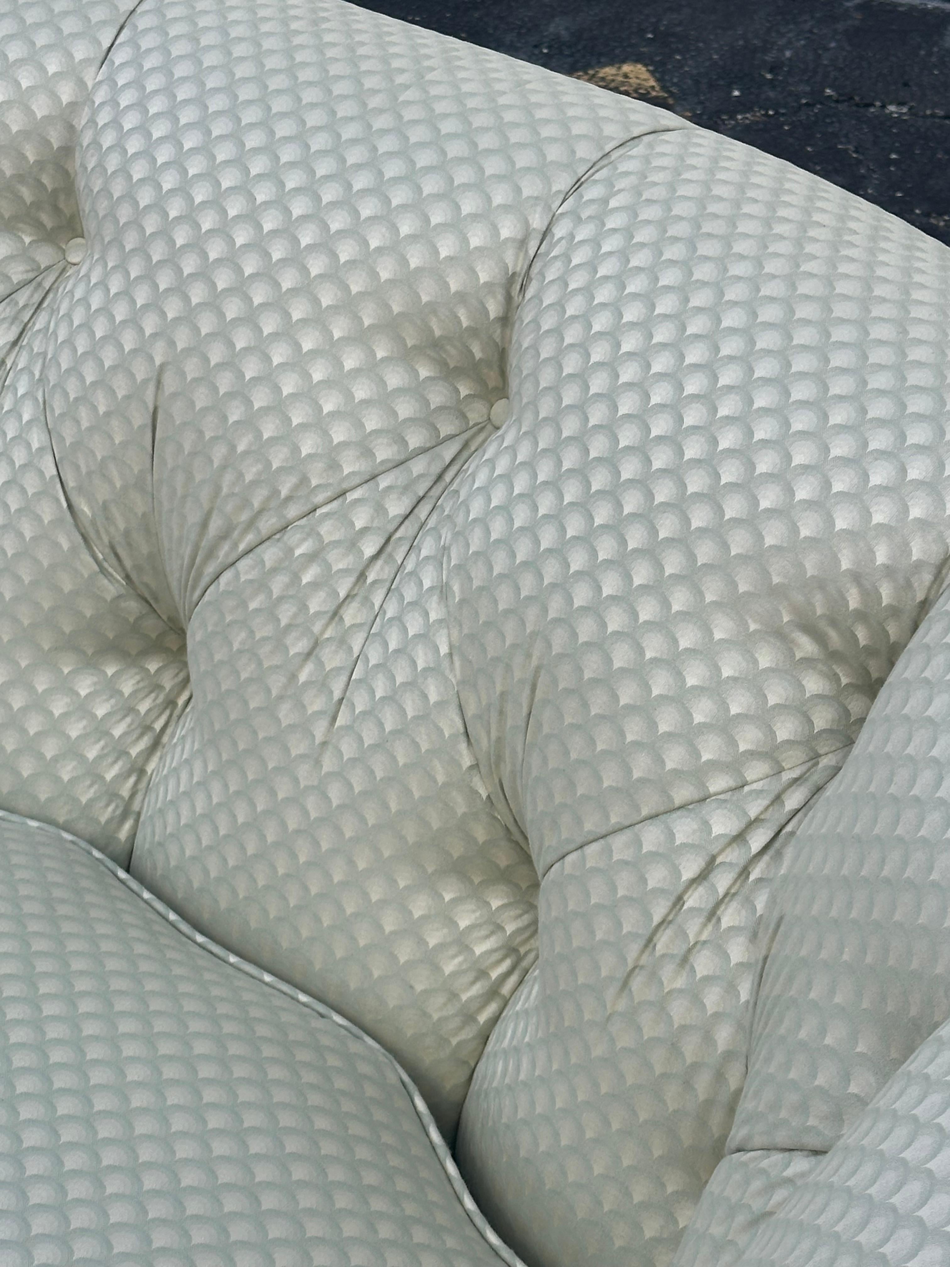 1960 I John Widdicomb Kidney Immaculate Green Beige Sofa Loveseats, Set of 2 en vente 7