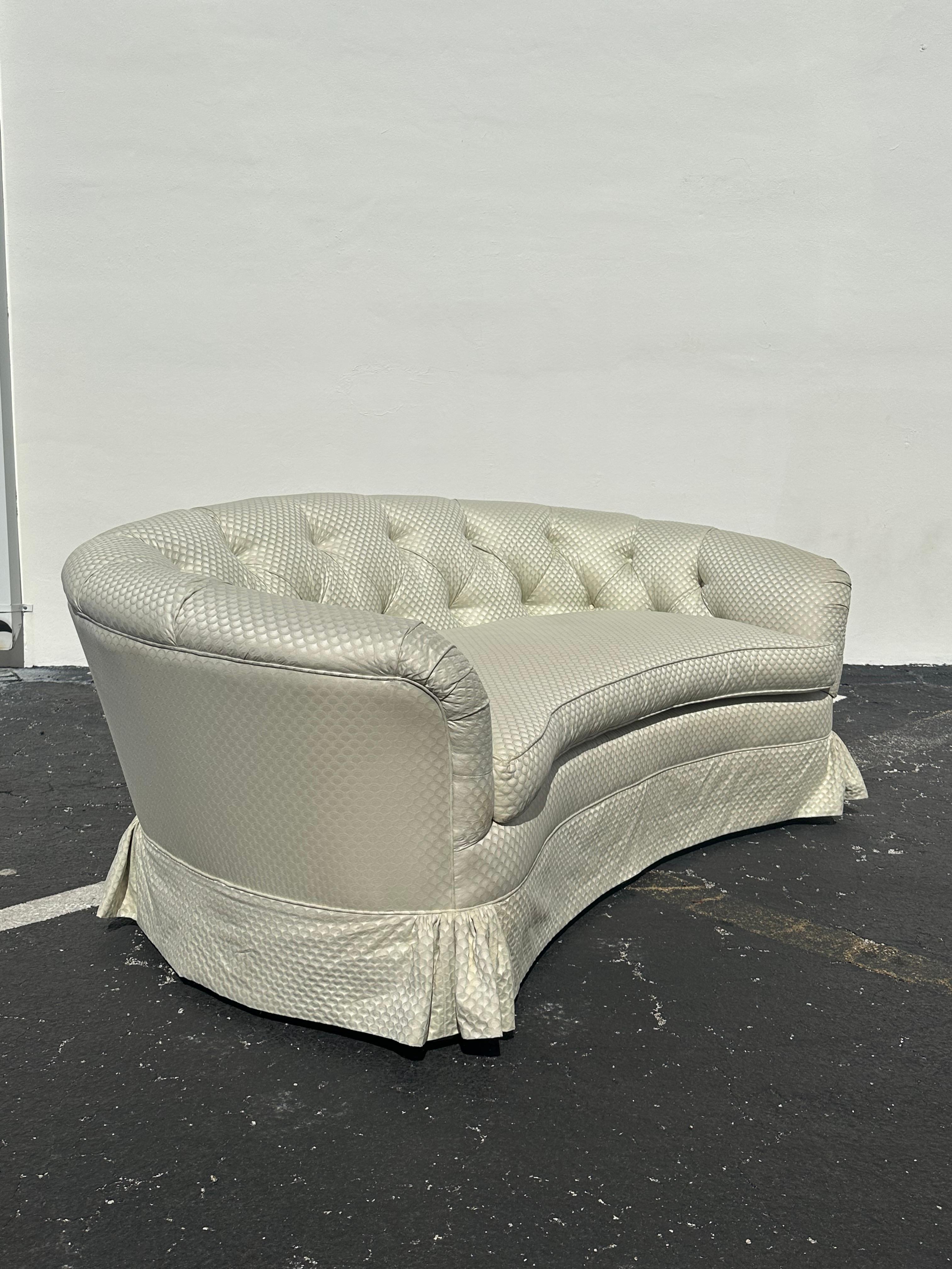 1960 I John Widdicomb Kidney Immaculate Green Beige Sofa Loveseats, Set of 2 en vente 2